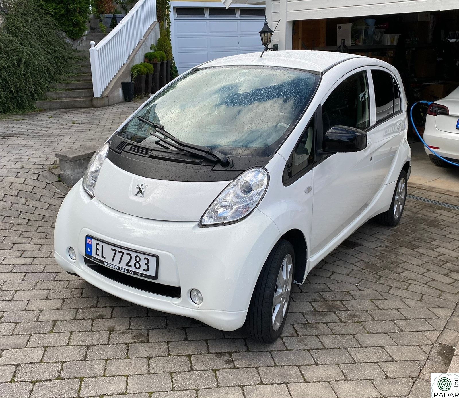 PEUGEOT iOn