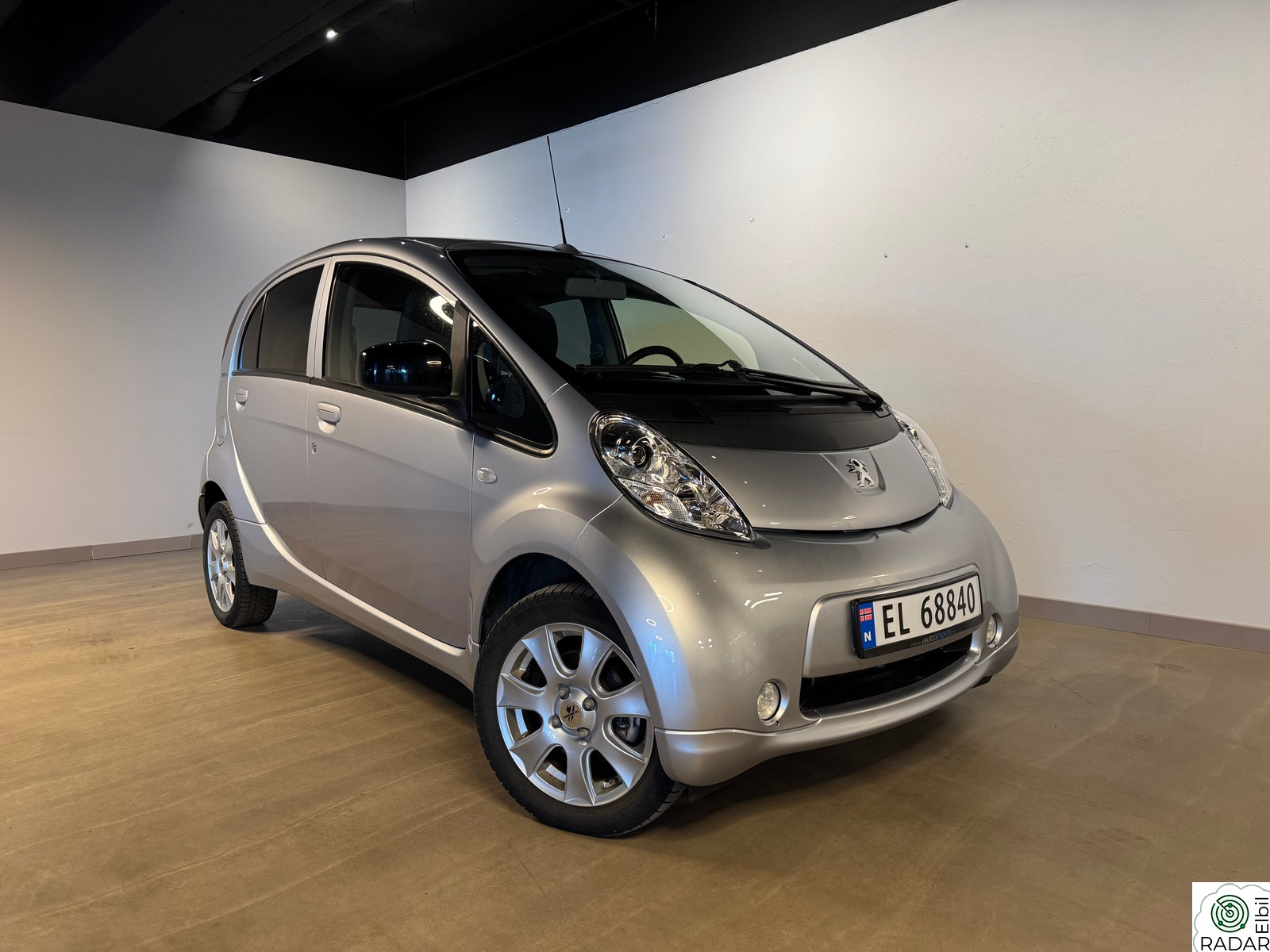 PEUGEOT iOn Hurtiglading / Air Condition / Strøken / LAV KM!