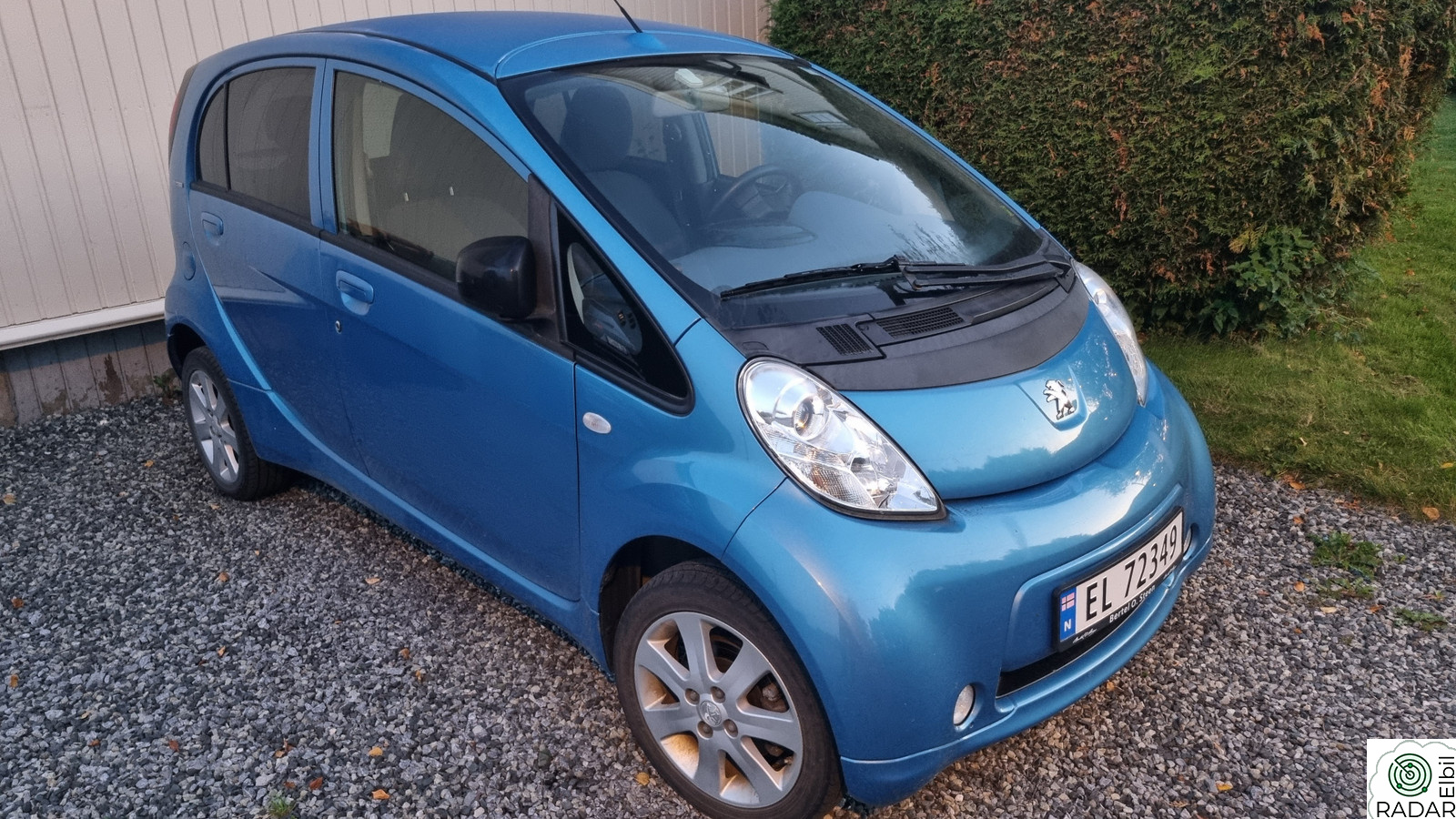 PEUGEOT iOn