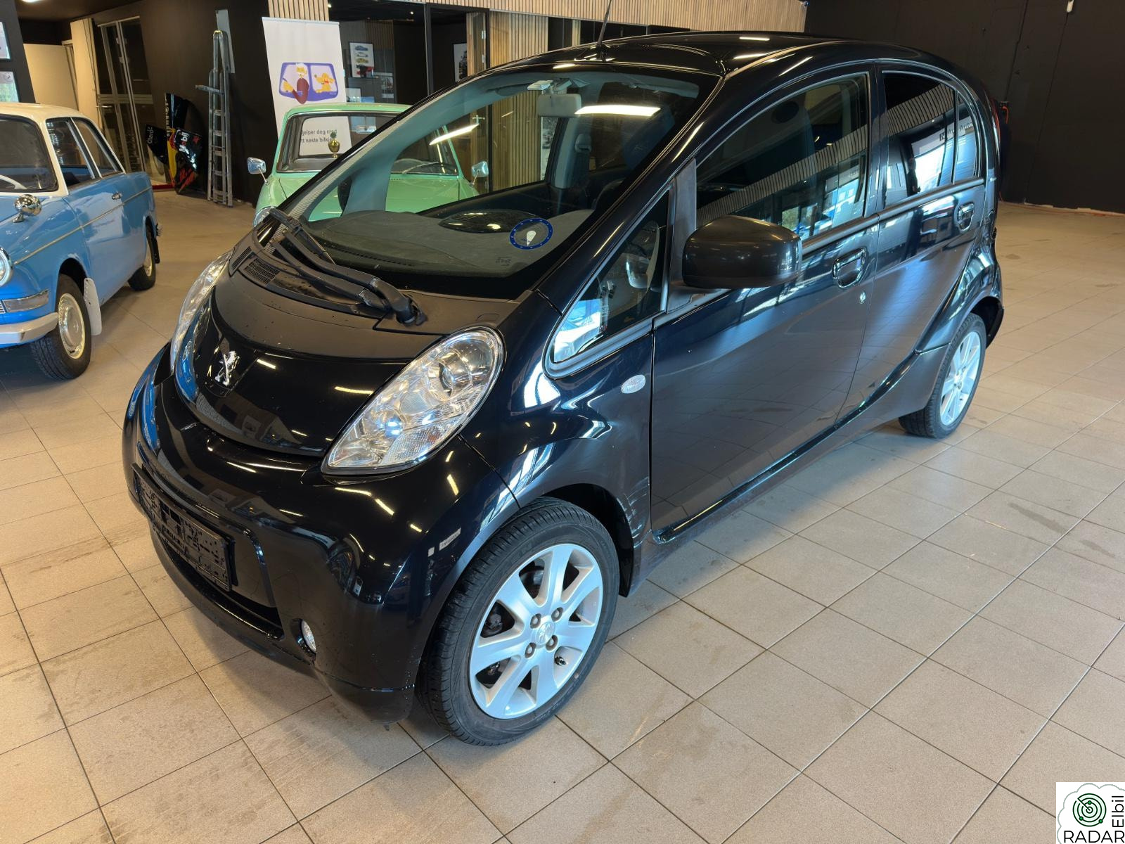 PEUGEOT iOn Elektrisk/ Sommer og Vinterdekk/ bluetooth