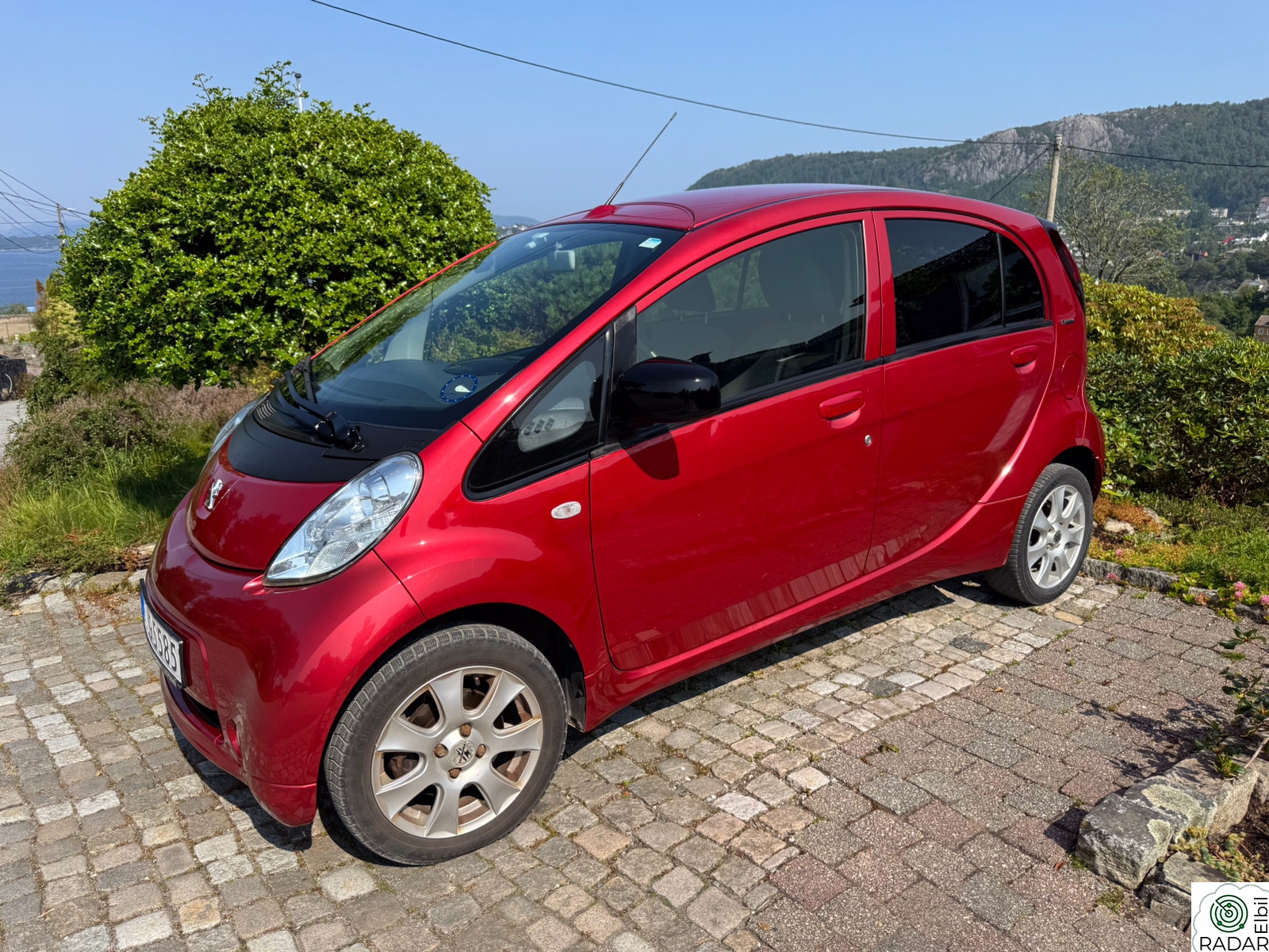 PEUGEOT iOn