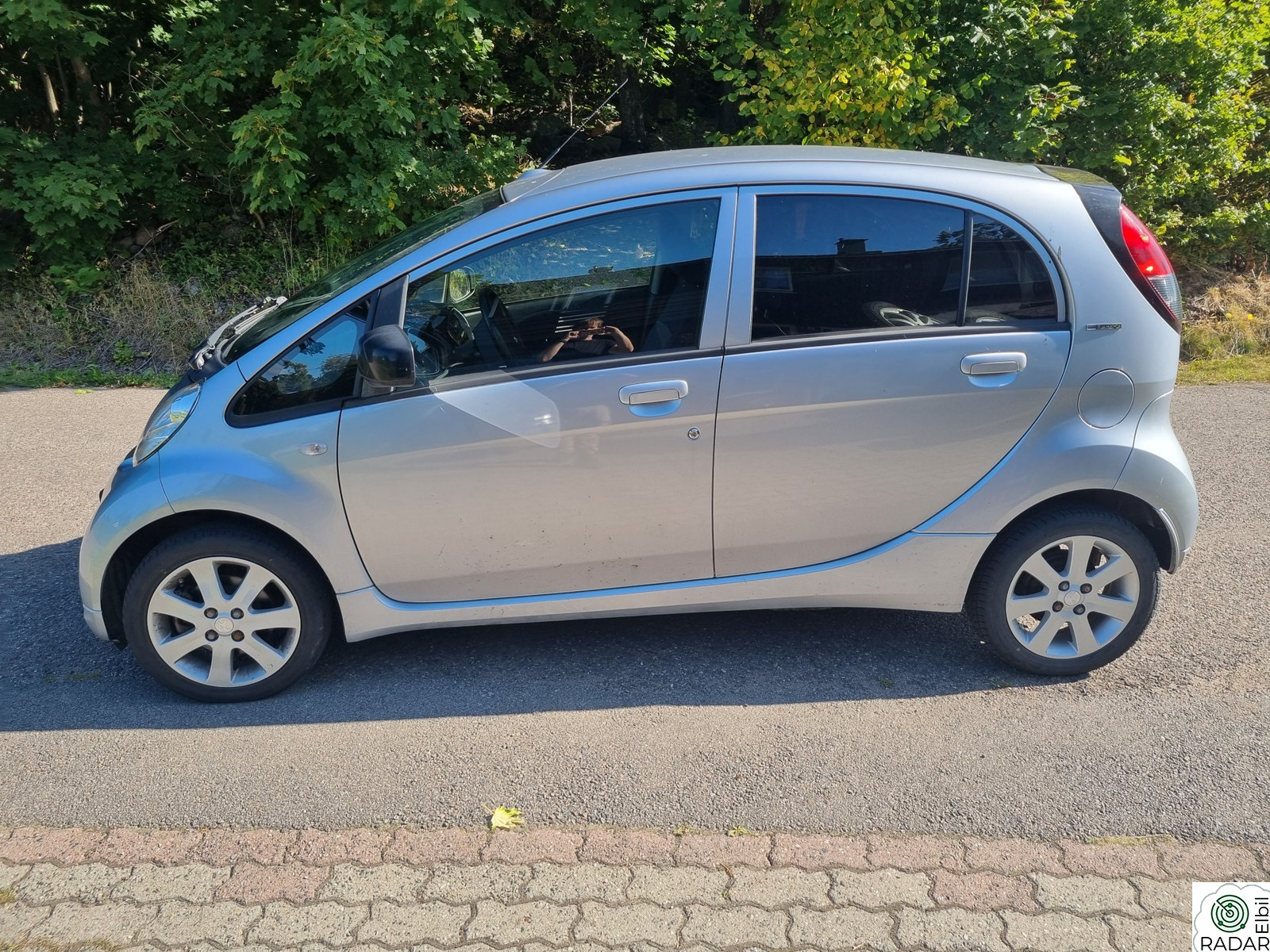 PEUGEOT iOn