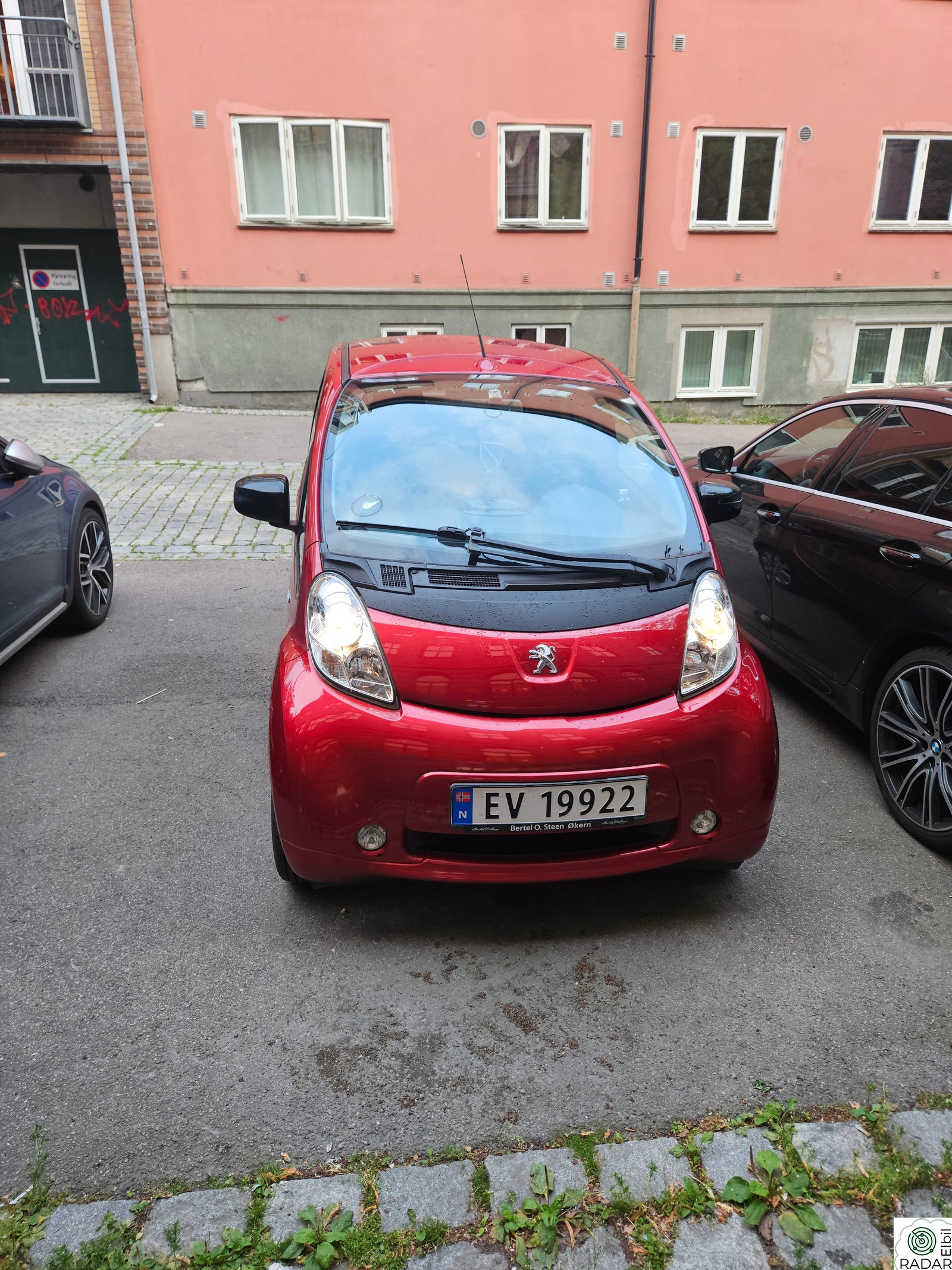 PEUGEOT iOn