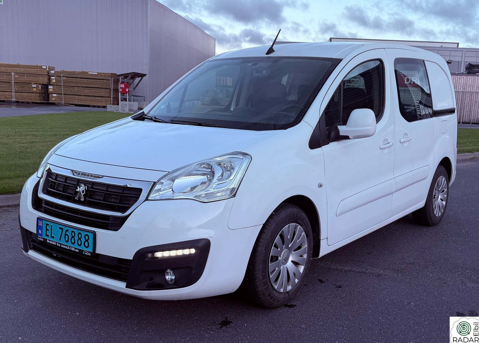 PEUGEOT PARTNER Ny EU til 09.2028. Gratis bomring, lading og parkering.