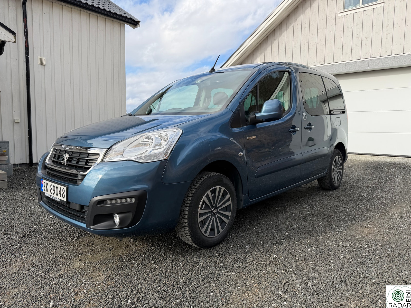 PEUGEOT PARTNER Nylig service og EU-godkjent til 2028 - Apple CarPlay