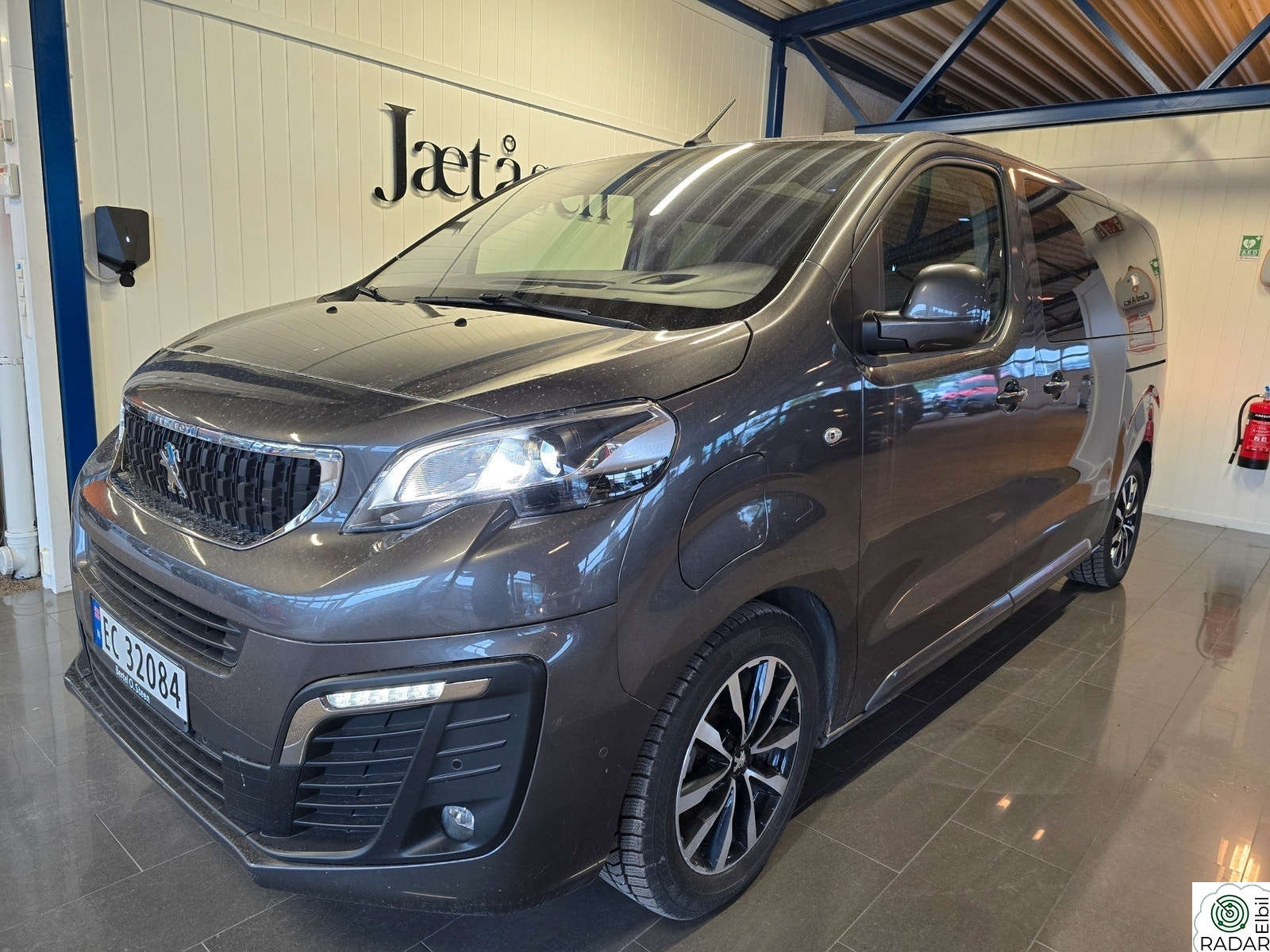 PEUGEOT EXPERT TRAVELLER L2 Allure 75kWt, 8 seter, skinn, garanti