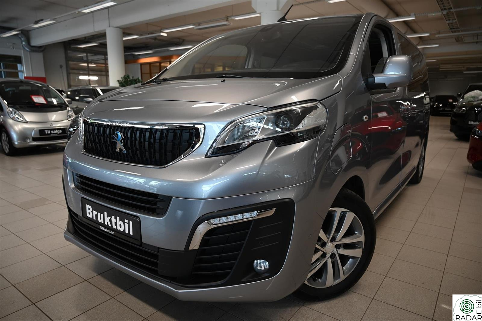 PEUGEOT EXPERT TRAVELLER Elektrisk 75kWh L2 Allure 8-seter LAV KM