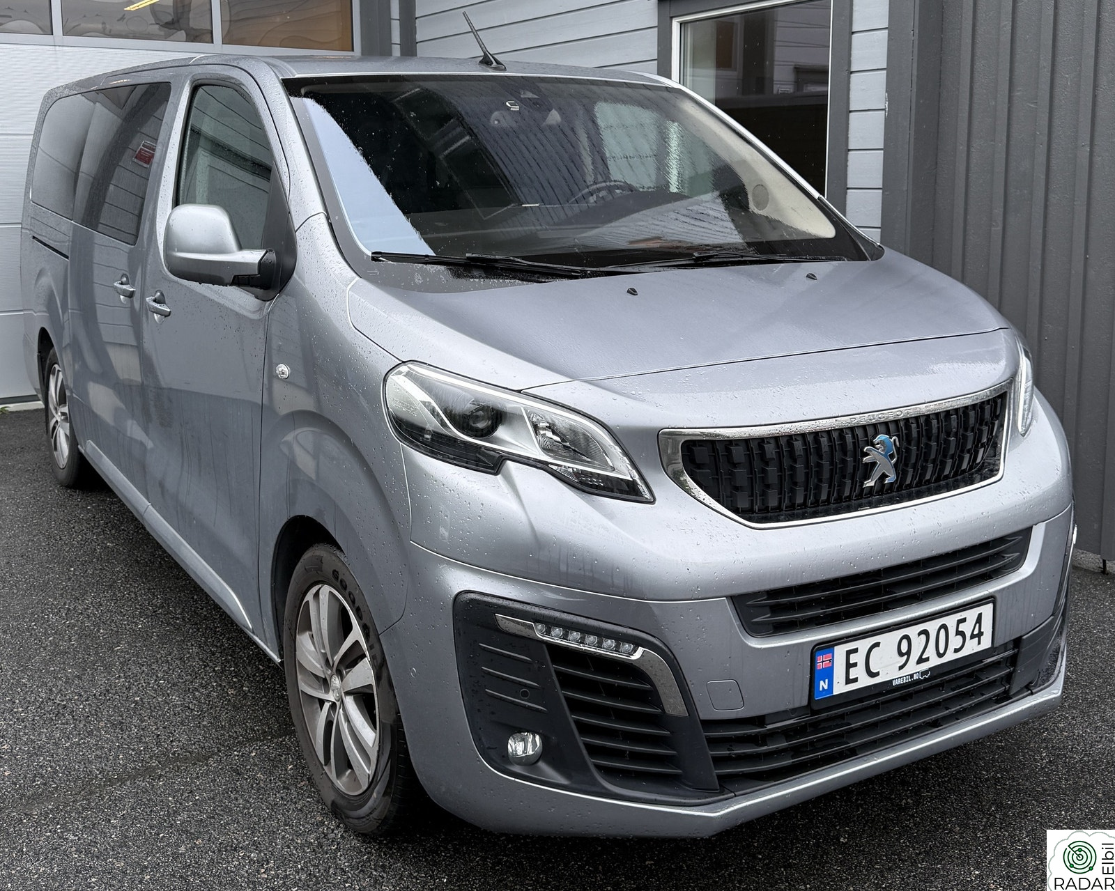 PEUGEOT EXPERT TRAVELLER L3 Allure 75kWt