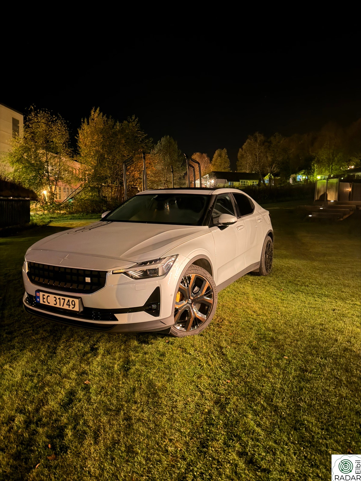 POLESTAR 2 Long Range Dual Motor Performance