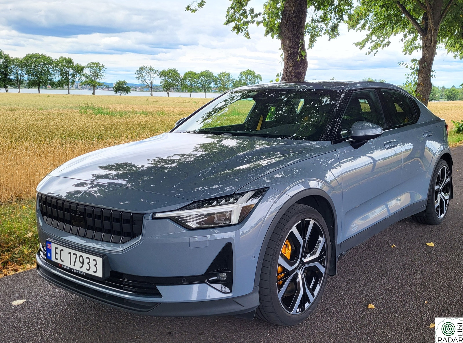 POLESTAR 2 Long Range Dual Motor Performance