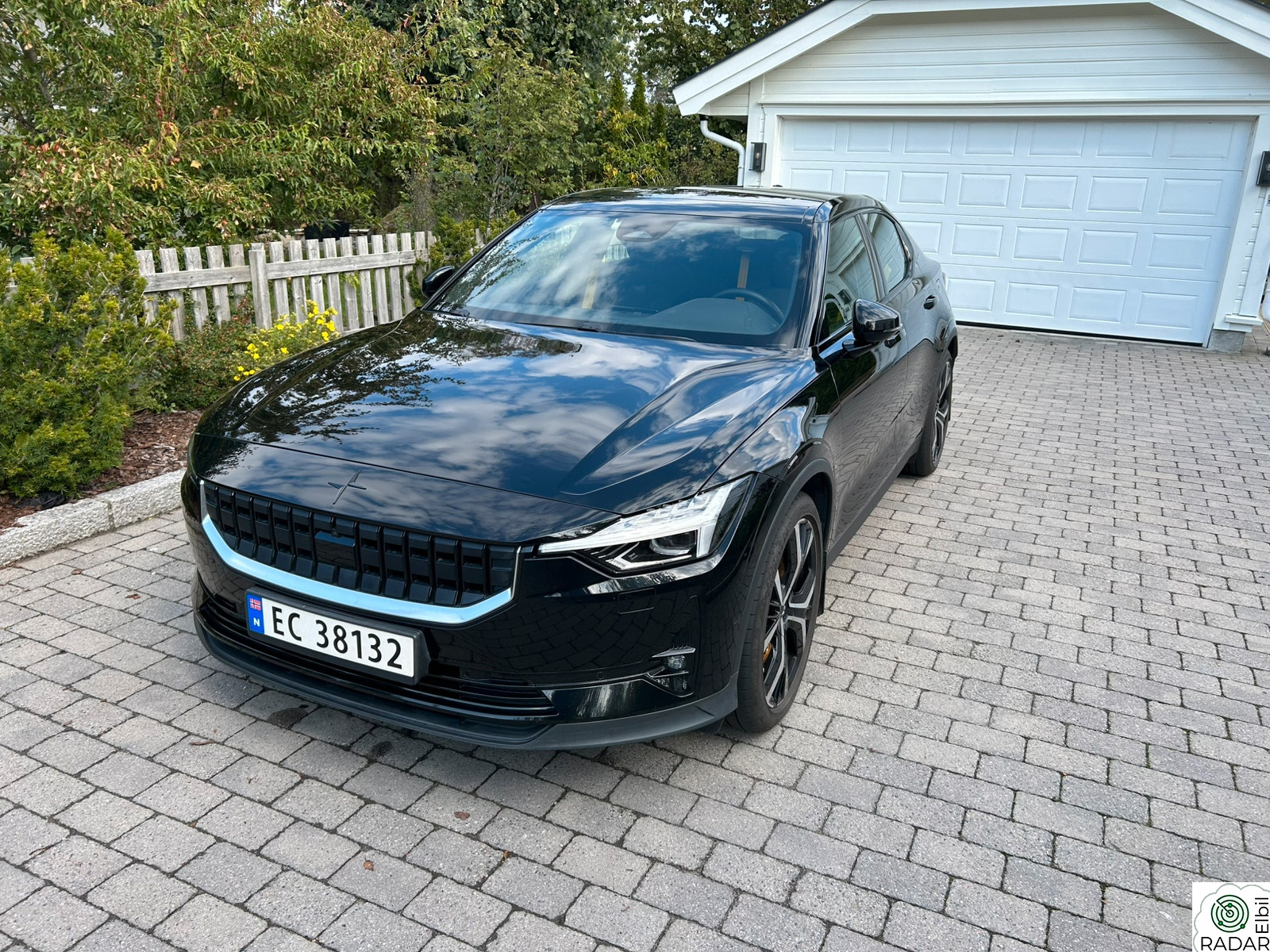 POLESTAR 2 Long Range Dual Motor Performance