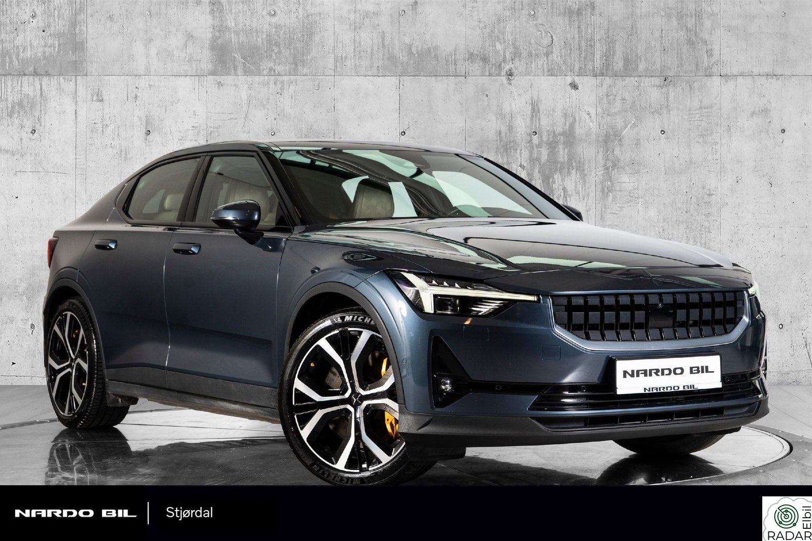 POLESTAR 2 L R Dual/awd Performance Plus Pilot