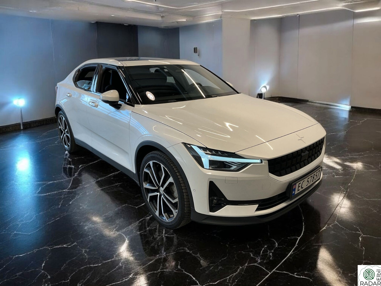 POLESTAR 2 Long Range/468Km/Pilot/Pluss/Pano/Harman/Krok/360/ACC