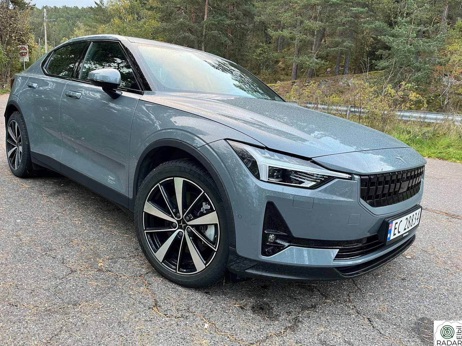 POLESTAR 2 Long Range Dual Motor (Launch Edition)