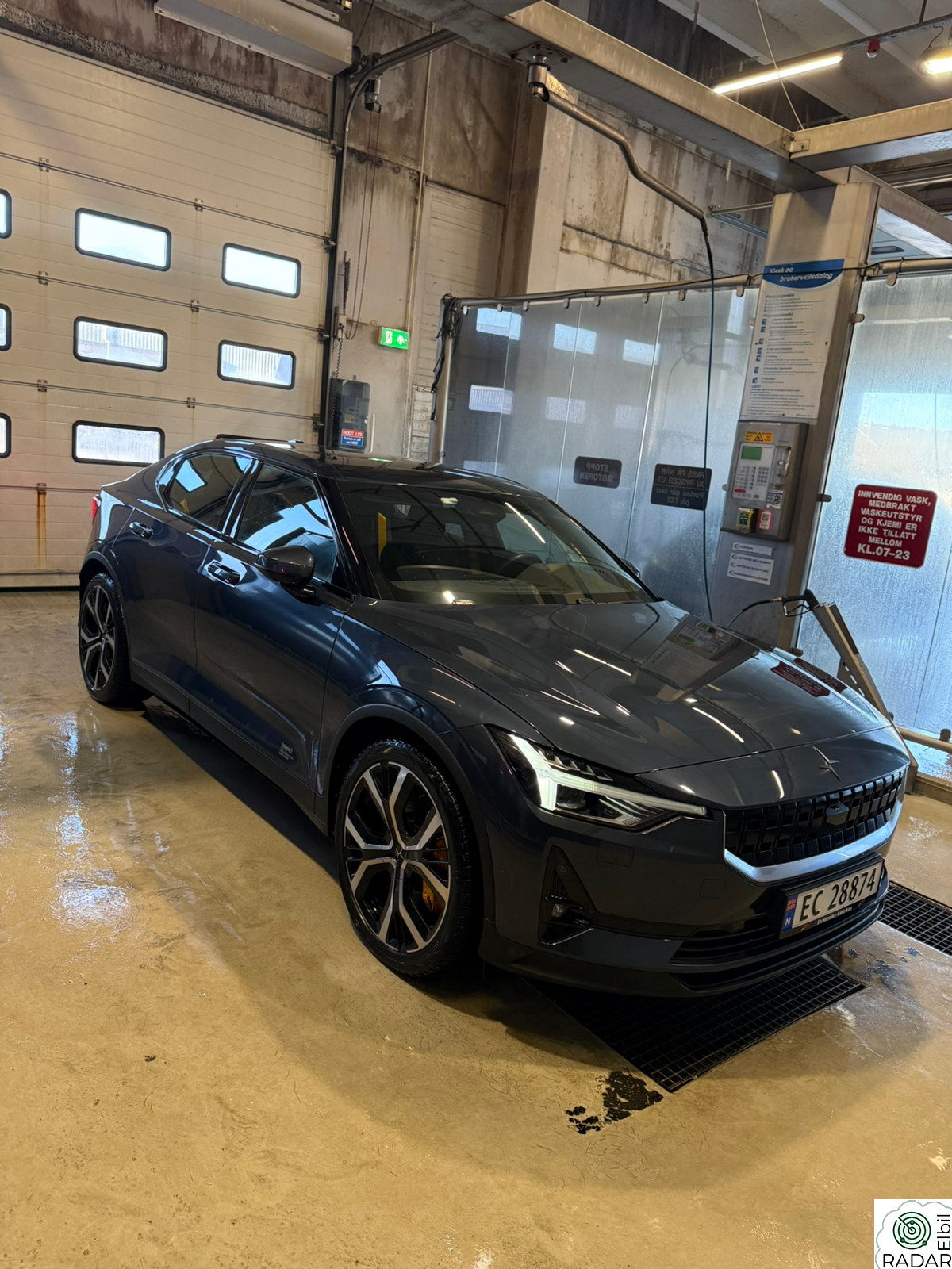 POLESTAR 2 Long Range Dual Motor Performance