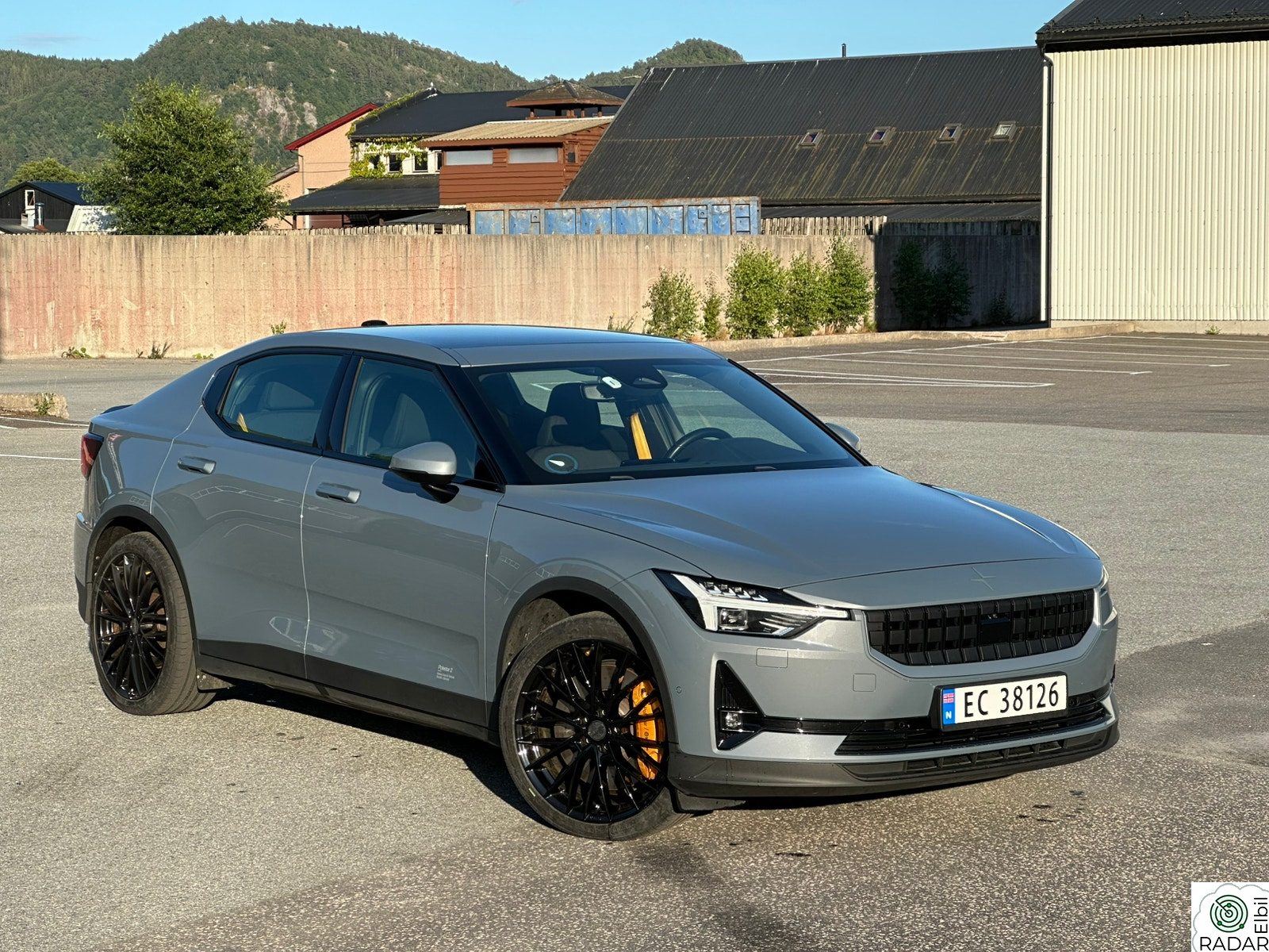 POLESTAR 2 Long Range Dual Motor Performance