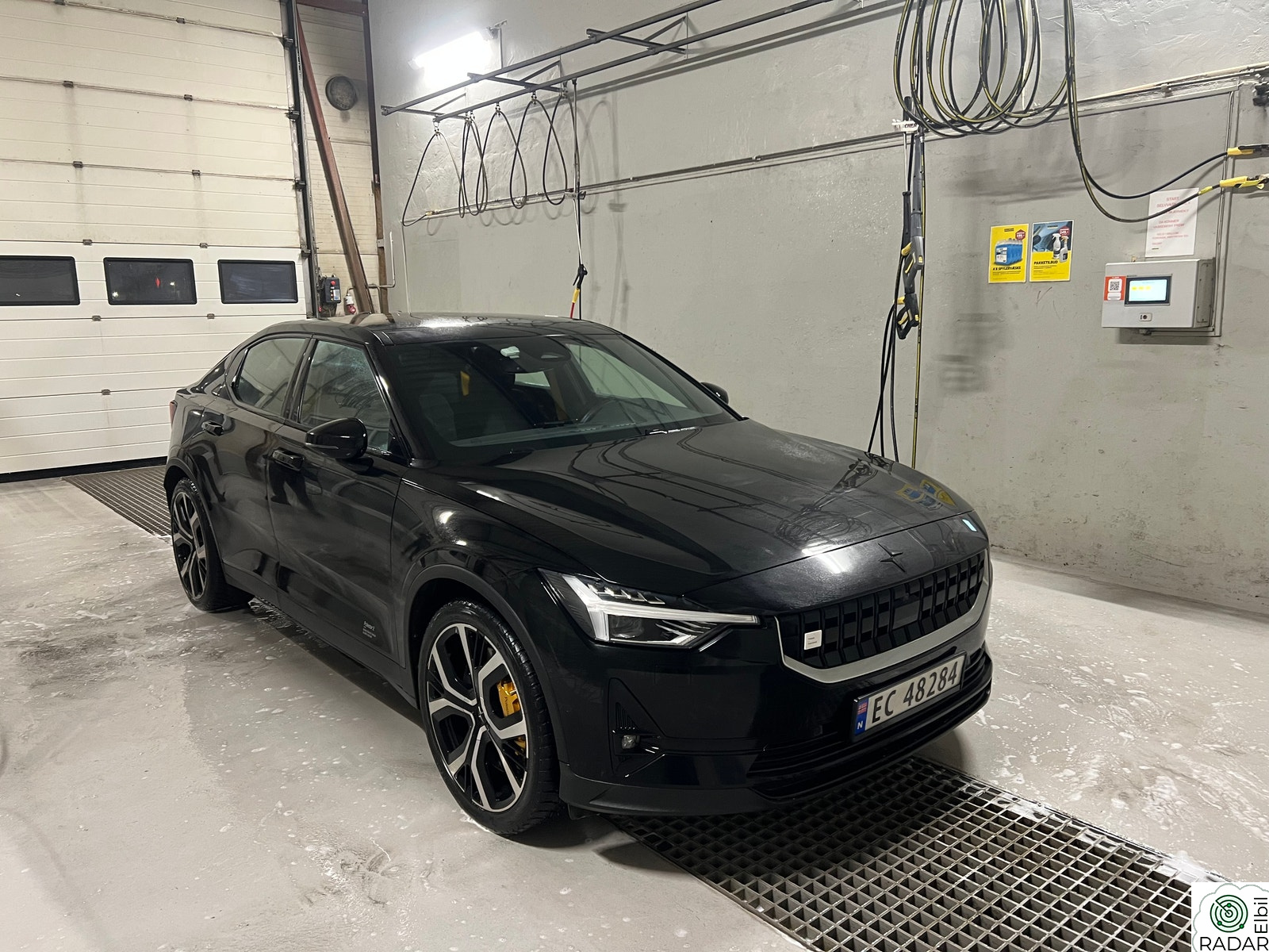 POLESTAR 2 Long Range Dual Motor Performance
