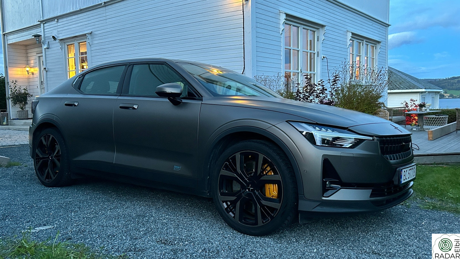 POLESTAR 2 Long Range Dual Motor Performance, performance upgrade.