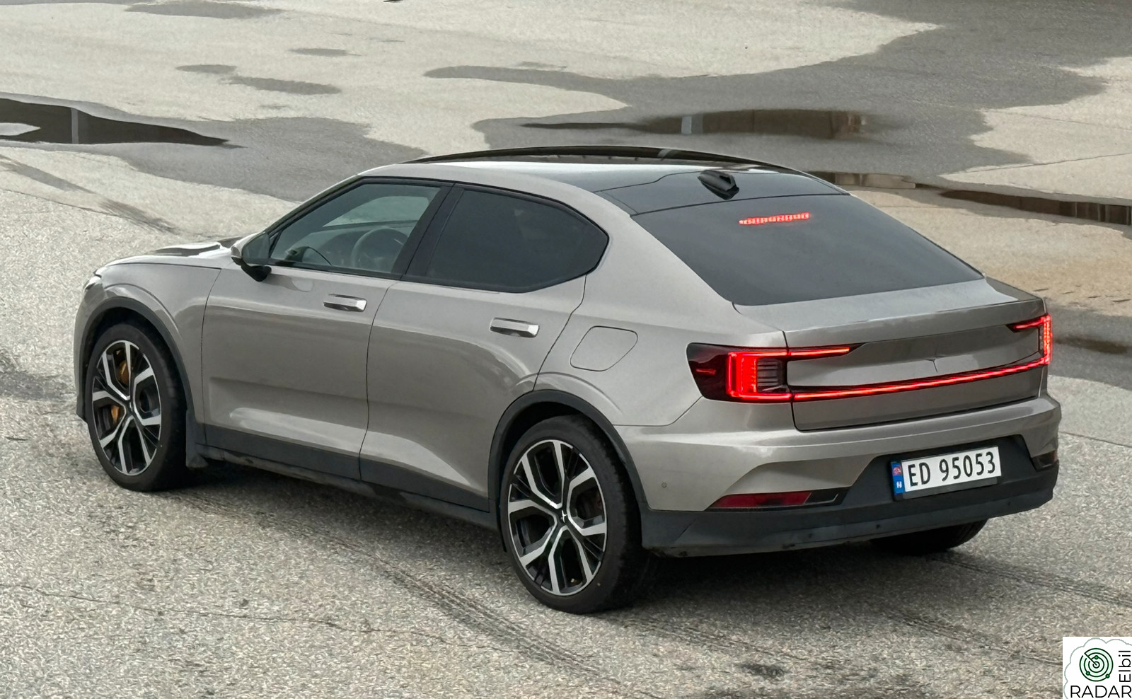 POLESTAR 2 LR Dual Performance 476hk Pilot Plus Pixel
