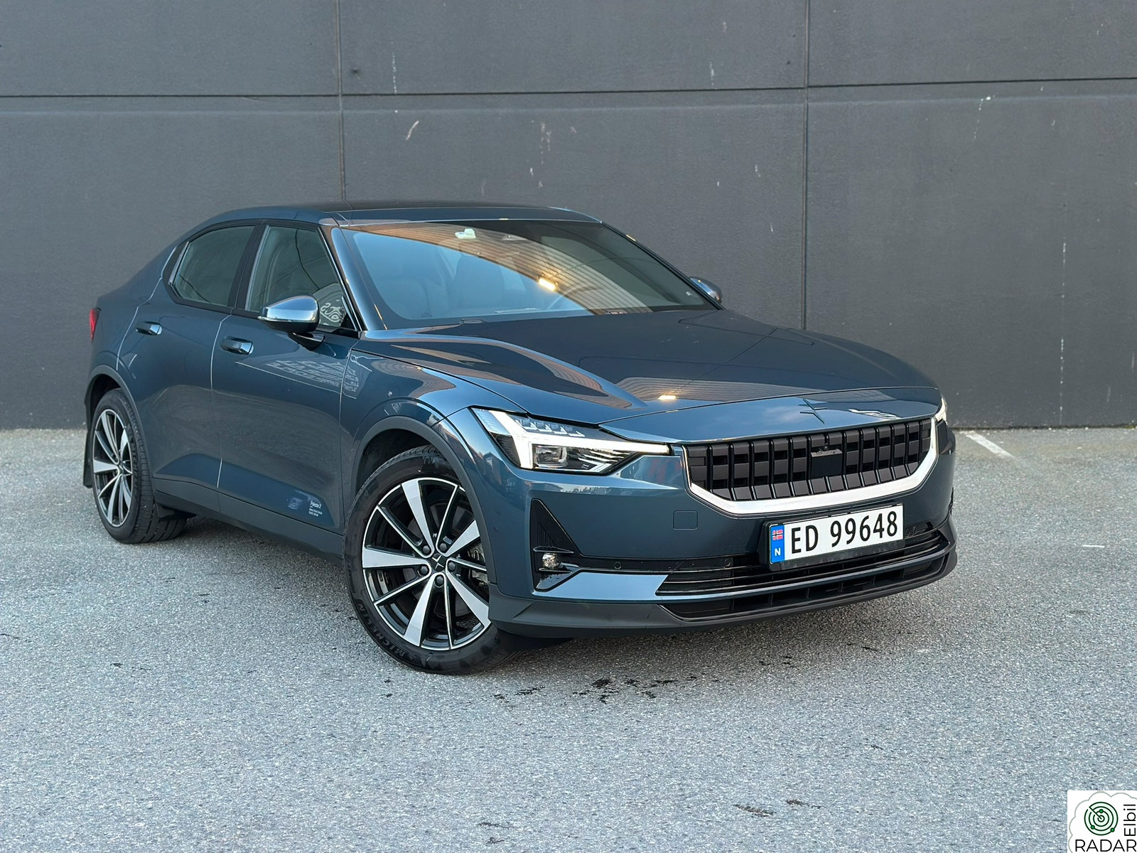 POLESTAR 2 Long Range Dual Motor Plus Pilot Hengerfeste