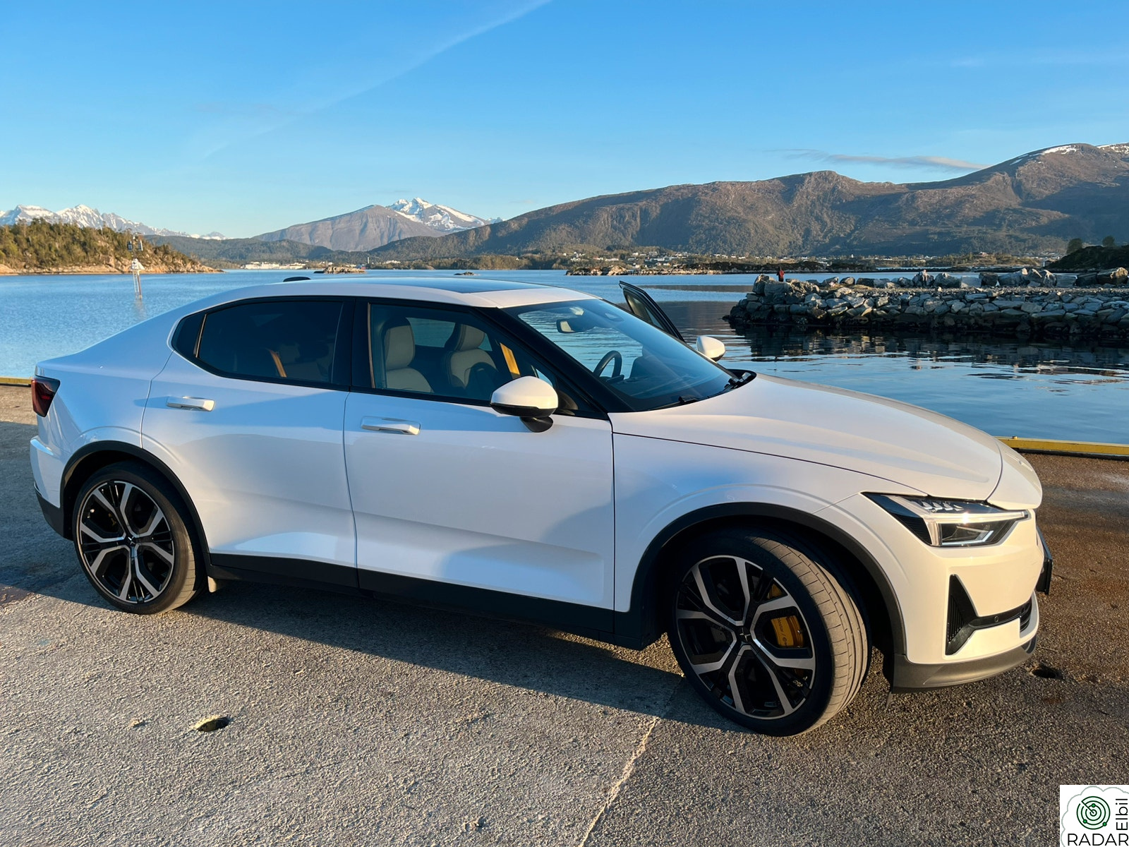 POLESTAR 2 Performance, 476hk 4wd, hengerfeste, takbøyler.