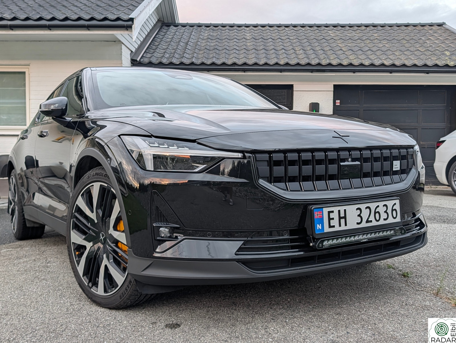 POLESTAR 2 Long Range Dual Motor Performance Lite Plus Pack