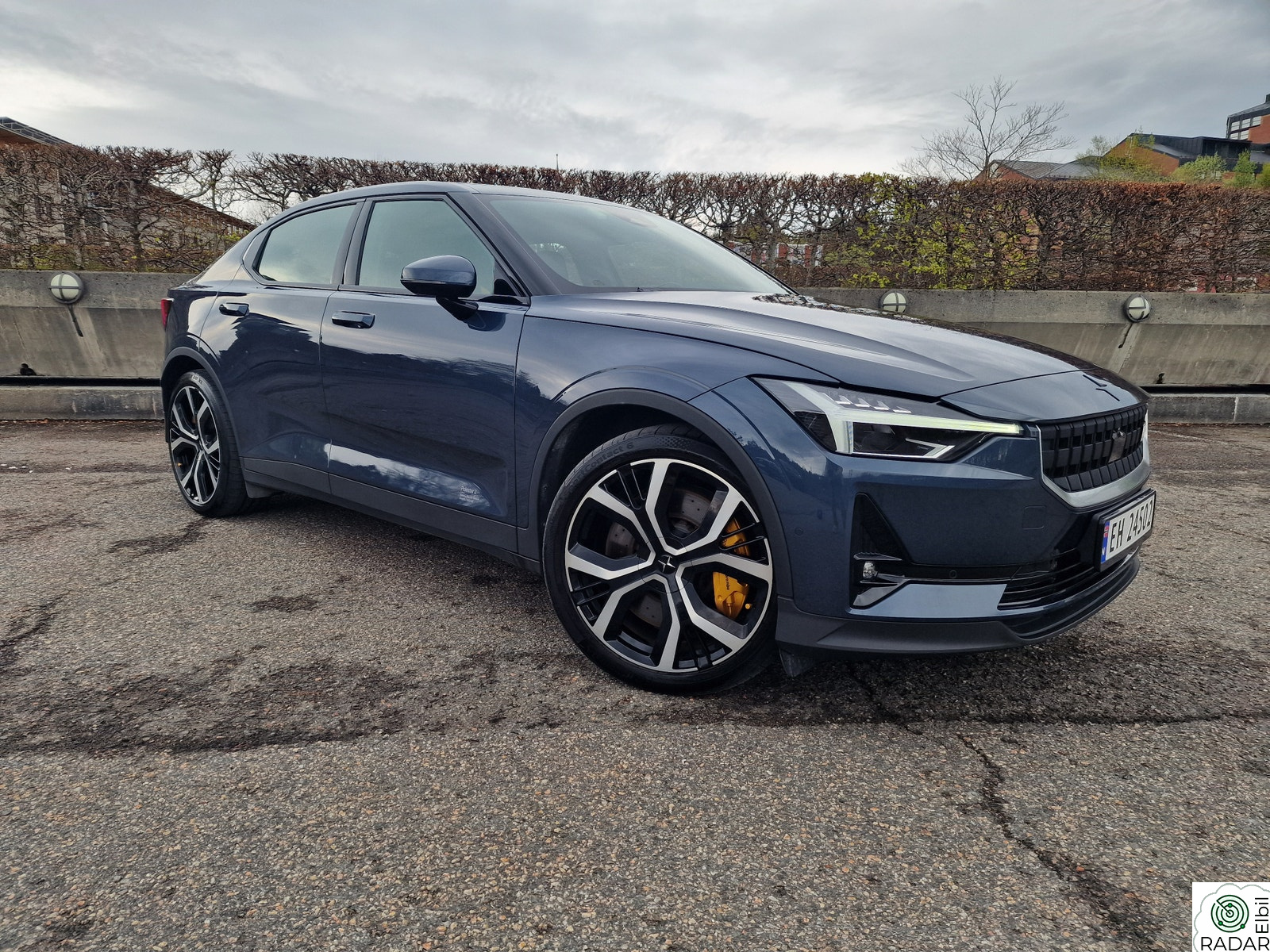 POLESTAR 2 Long Range Dual Motor Performance