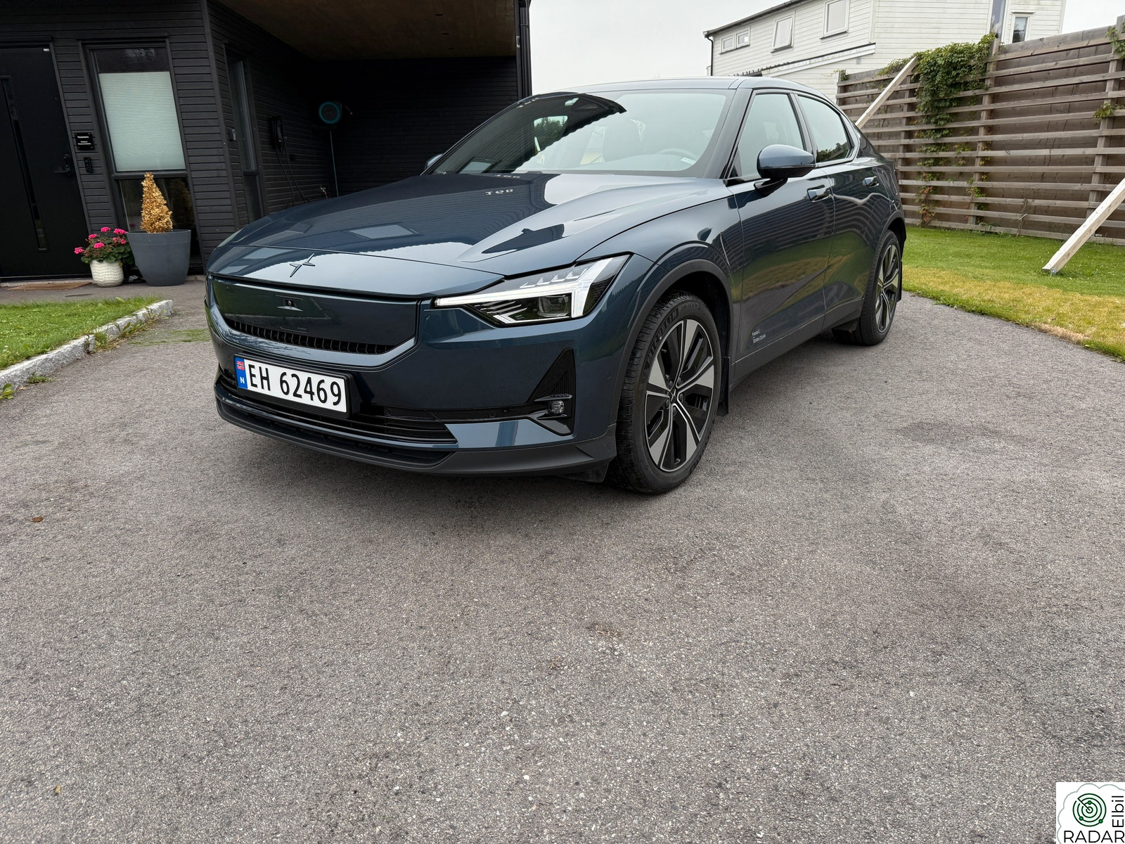 POLESTAR 2 Long Range Single Motor Plus og Pilot pack