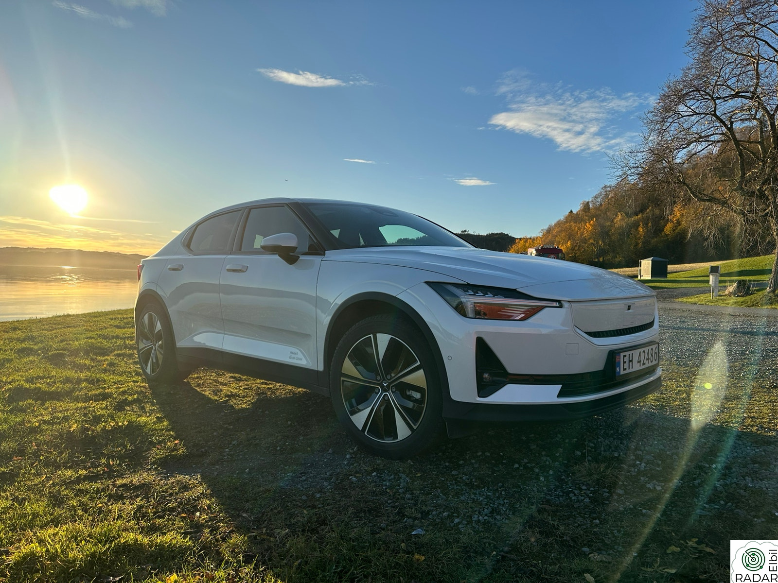POLESTAR 2 Long Range Single Motor - Pilot Plus - Sotet ruter.