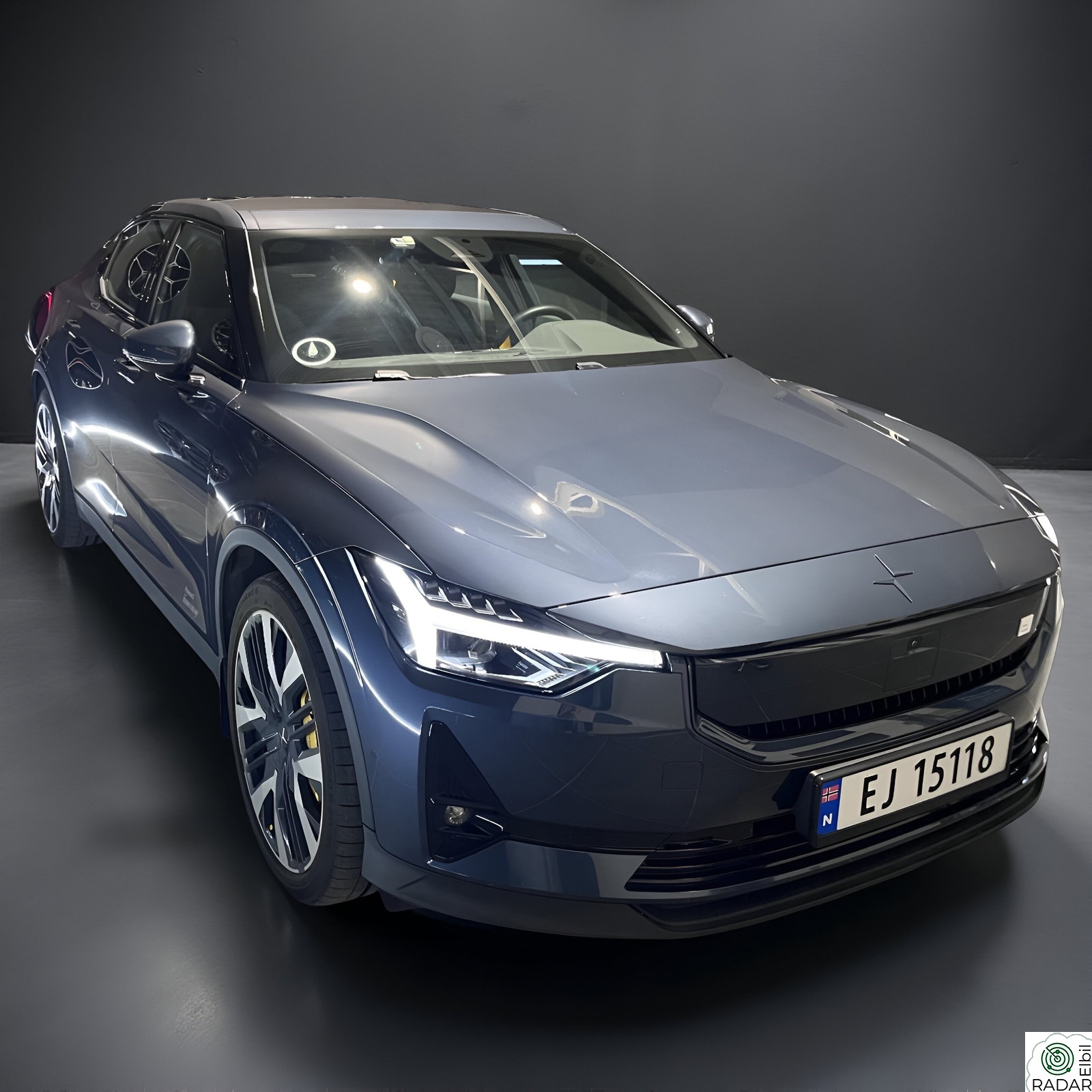 POLESTAR 2 Long Range Dual Motor Performance pilot Plus Krok