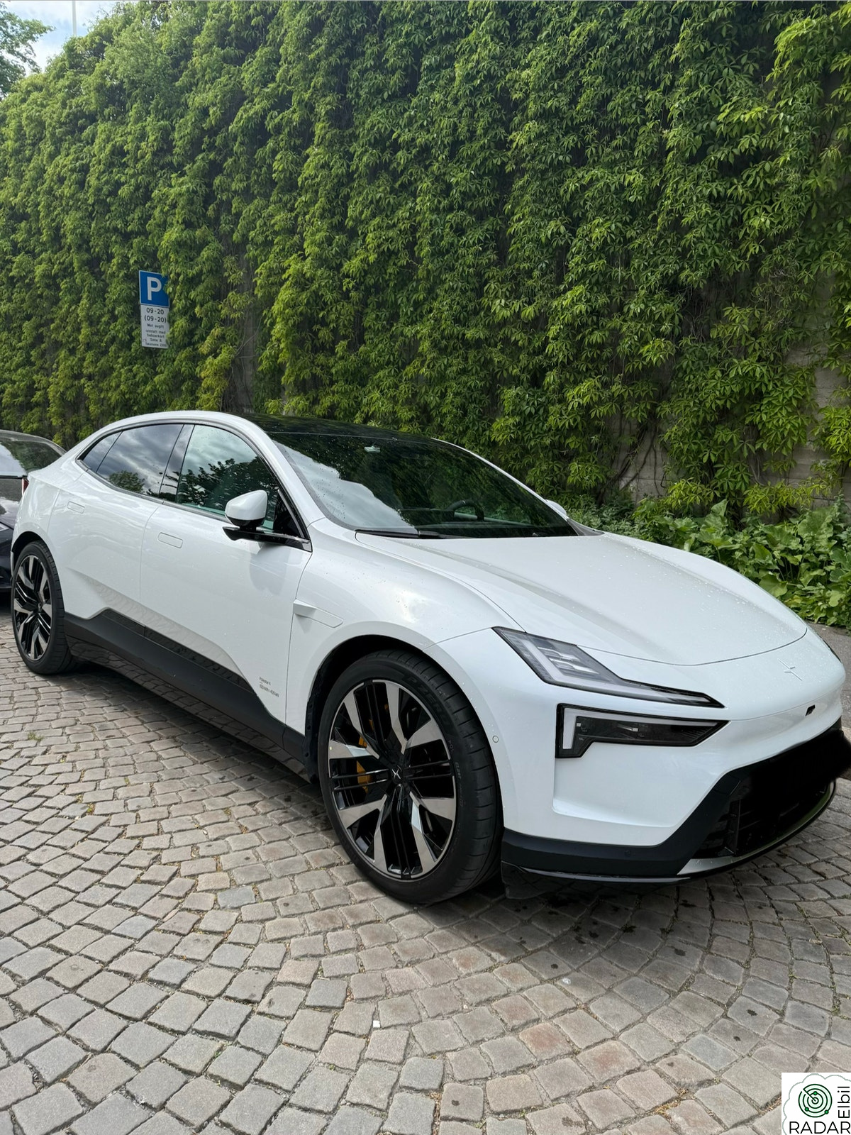 POLESTAR 4 LR Dual motor Pilot Pack