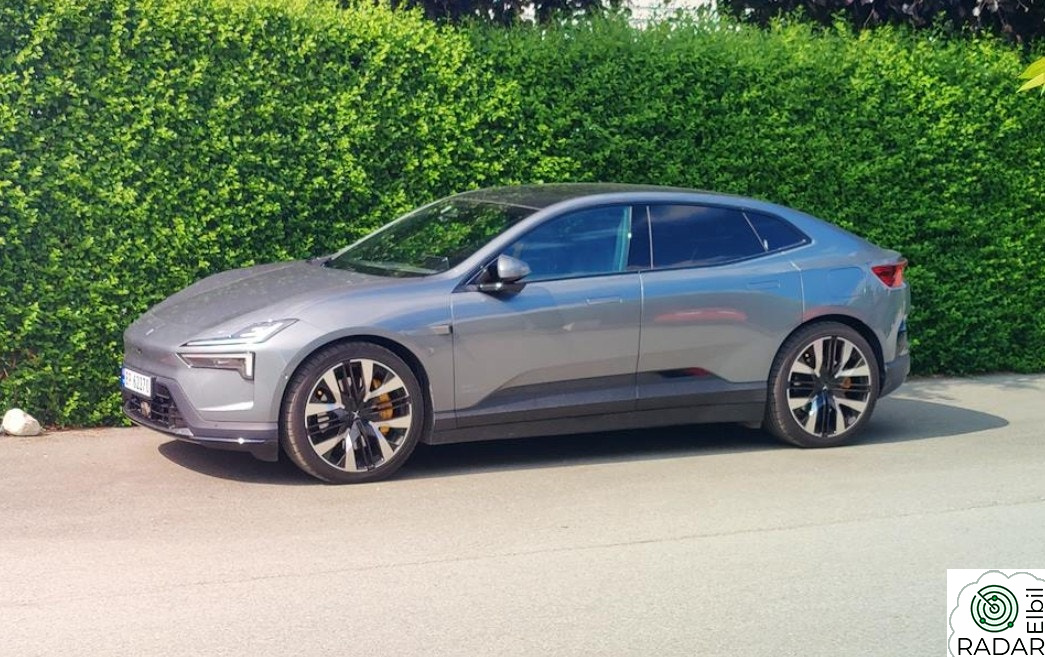 POLESTAR 4 LR Dual motor Performance Plus