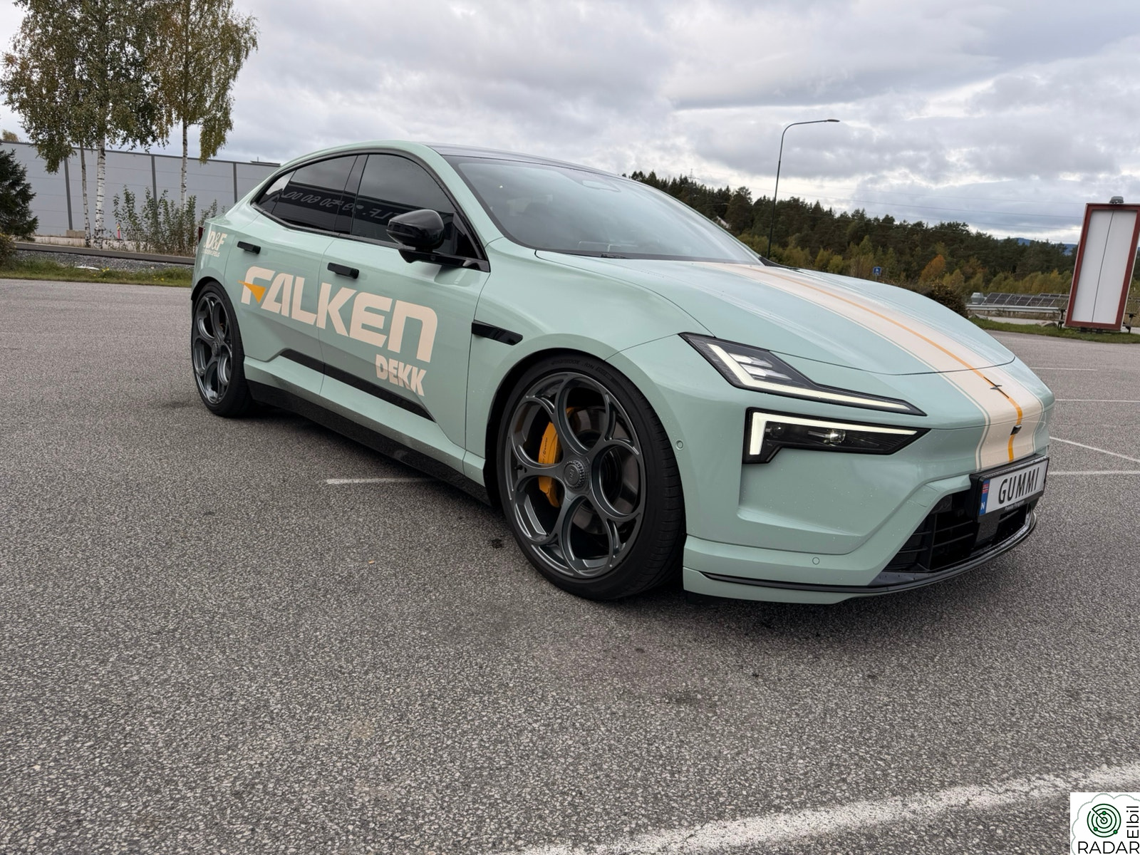 POLESTAR 4 LR Dual motor Performance Plus