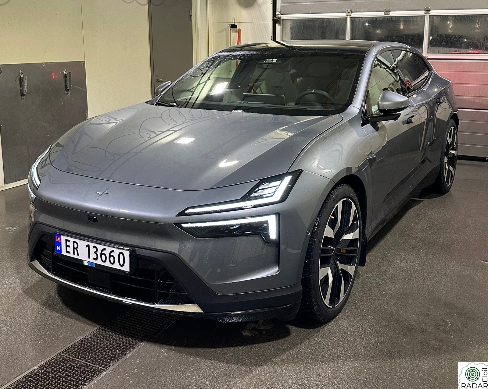POLESTAR 4 LR Dual motor Performance