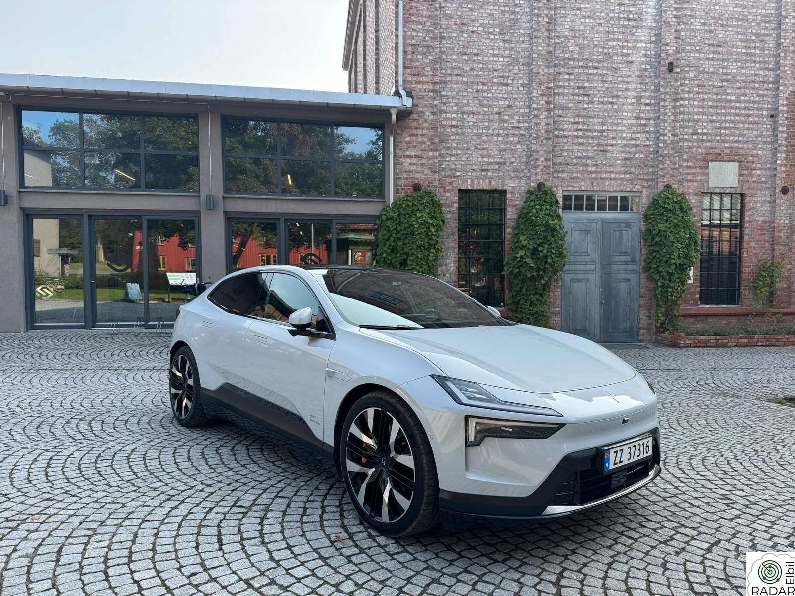 POLESTAR 4 Dual Motor Performance, Strøken bil!