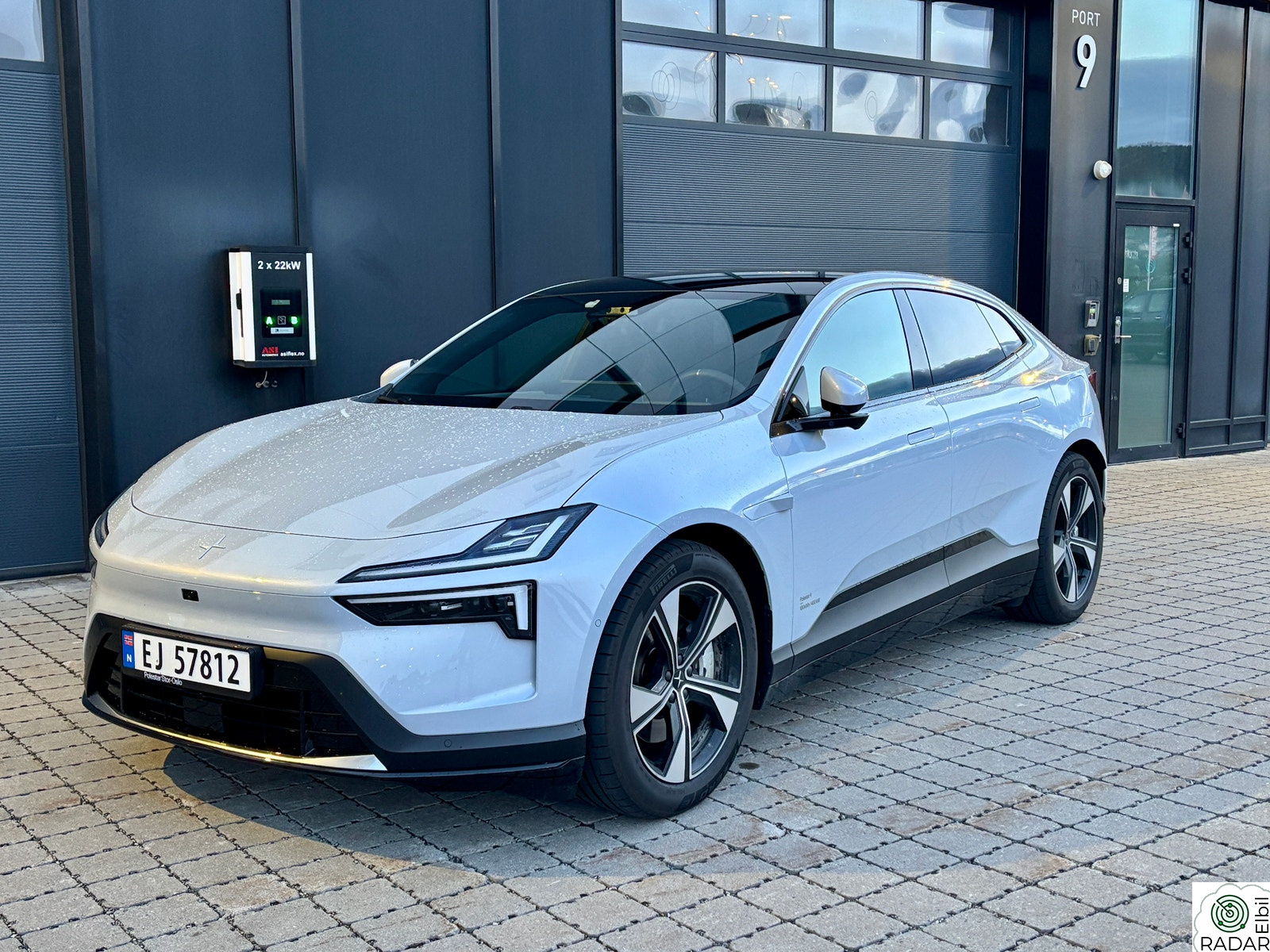 POLESTAR 4 LR Dual motor Plus Pilot Pack (K)