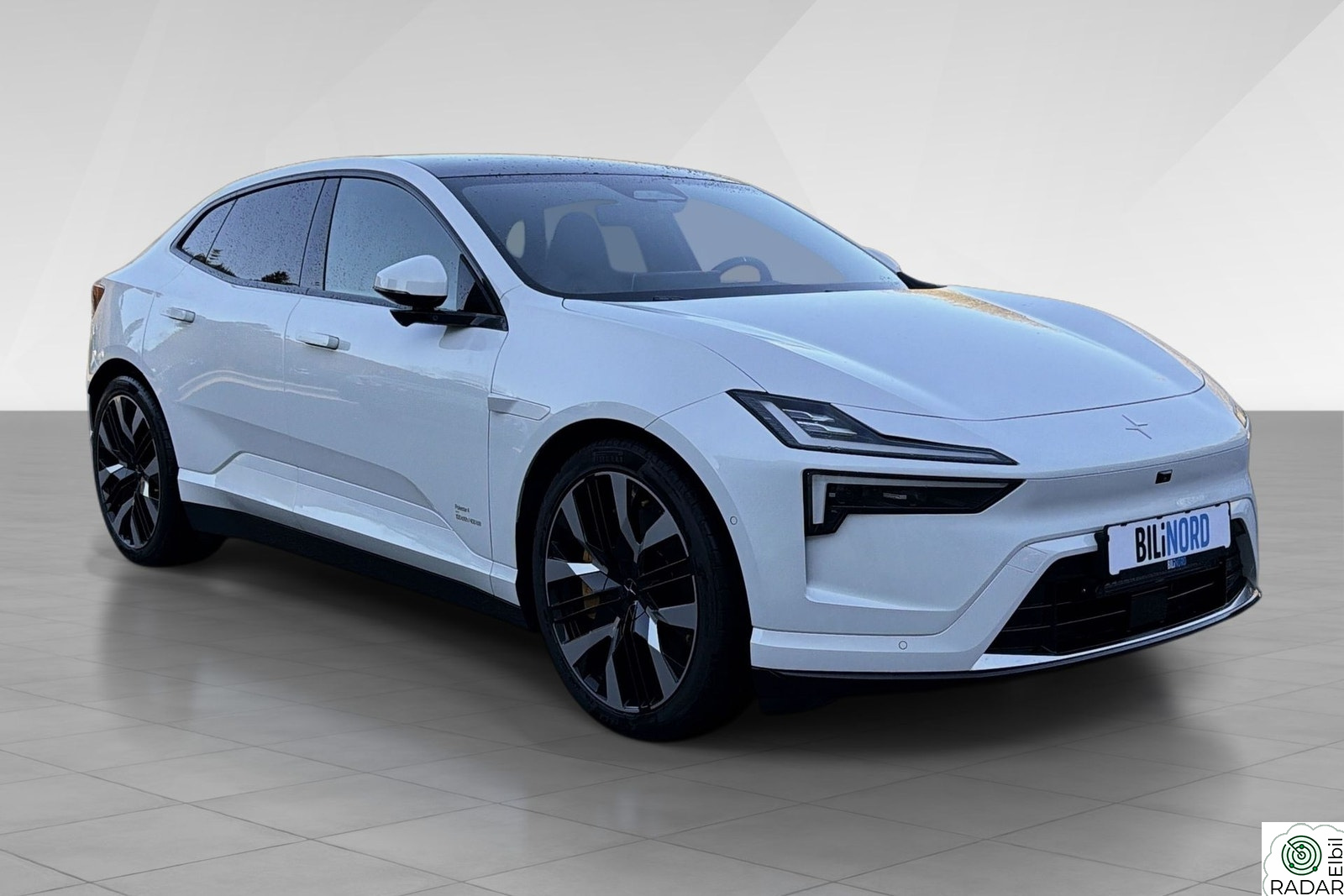 POLESTAR 4 Dual Motor Plus, Pilot og Performance