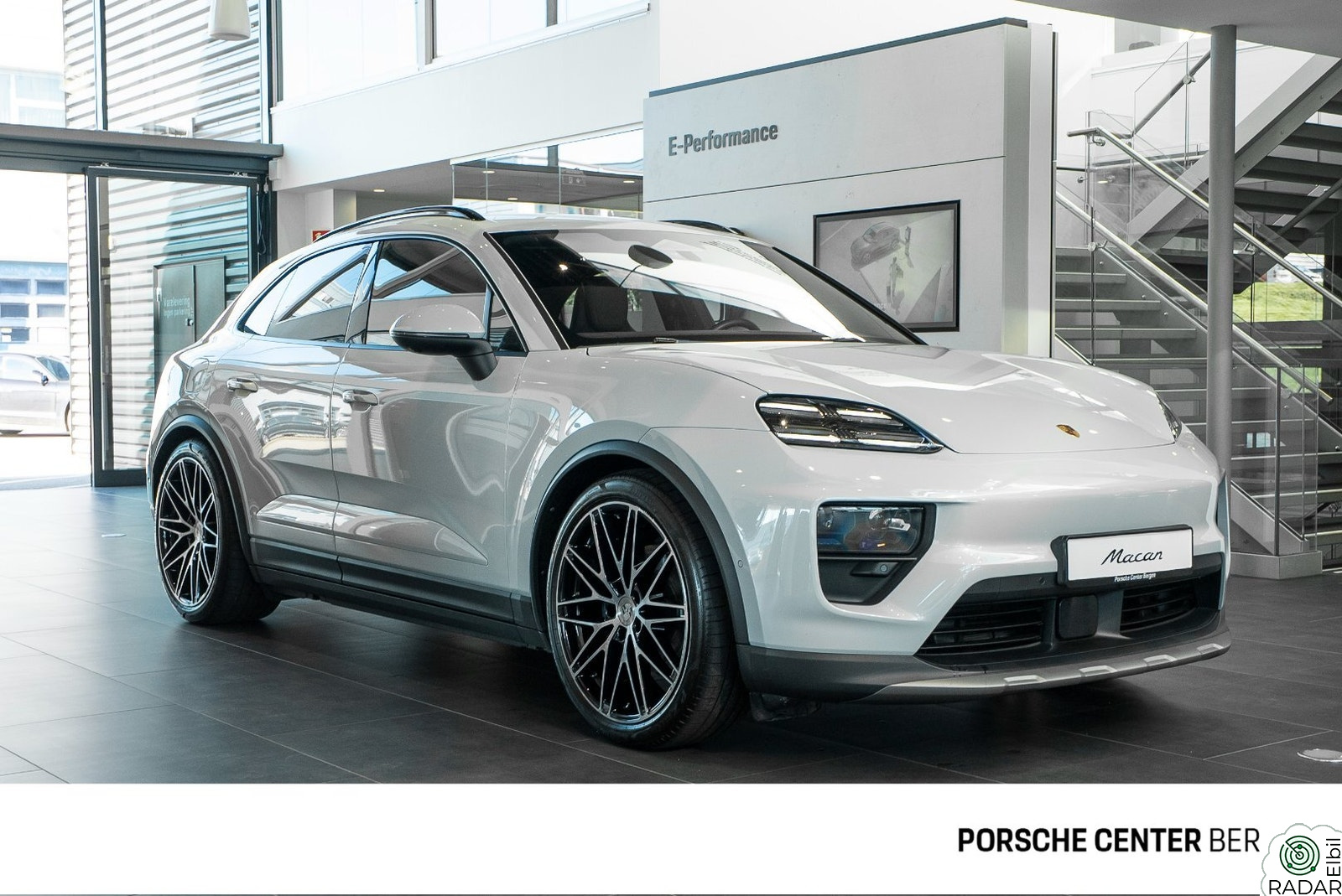 PORSCHE Macan 4 4 / Keyless / Luft understell / BOSE®  / 360-cam / 22``