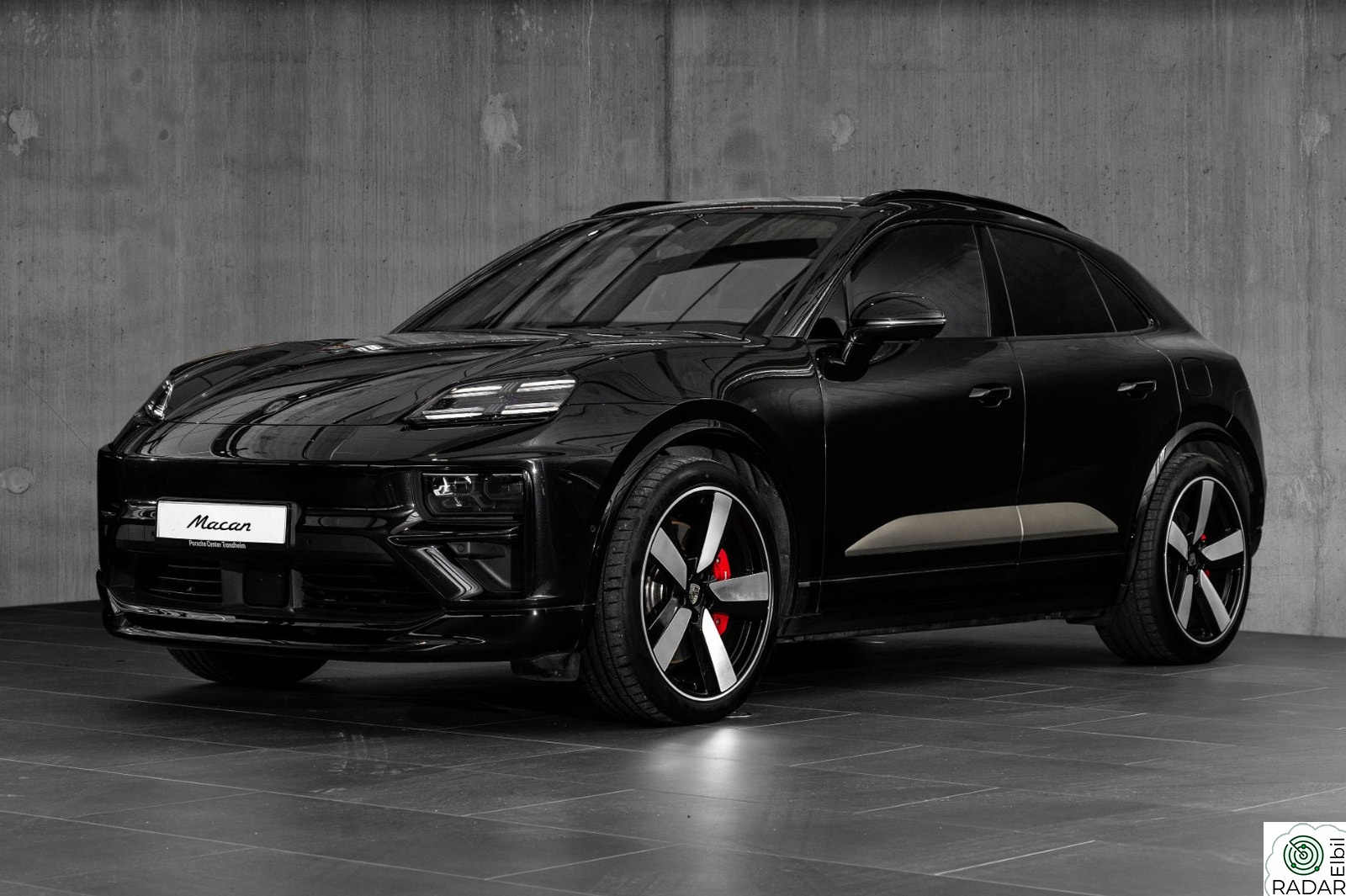 PORSCHE Macan Turbo Turbo Topp spekket bil, Burmester® HUD. Rear ax, 22"+++