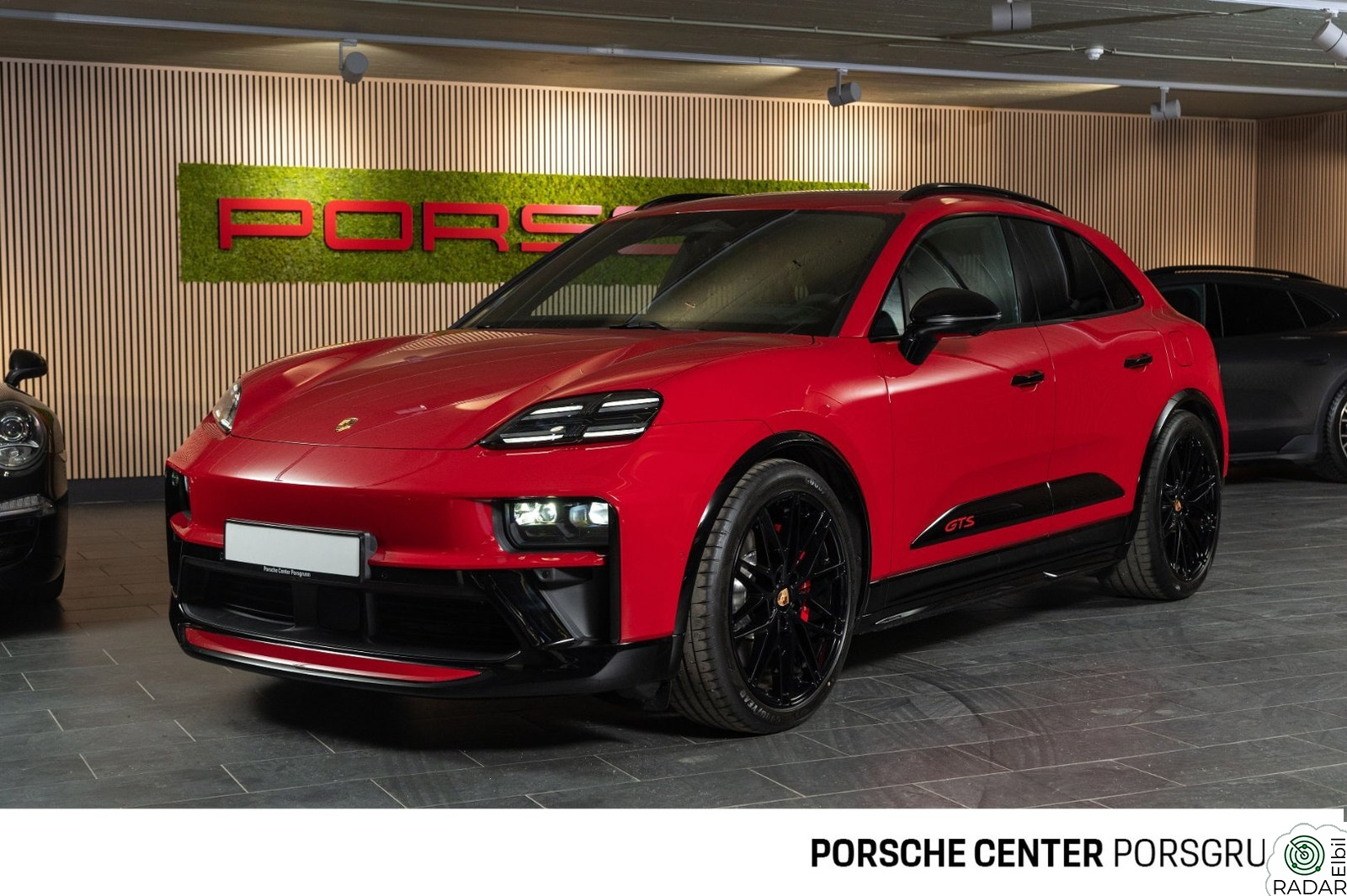 PORSCHE Macan GTS GTS Krok/HUD/BOSE/Passasjerskjerm/Pano/22"/18-vei