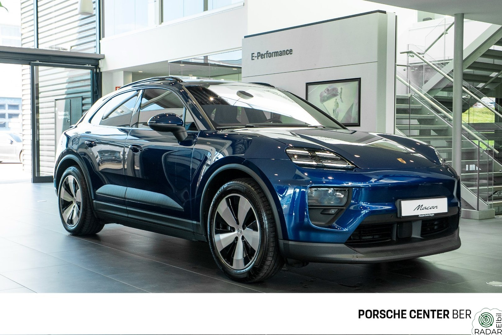 PORSCHE Macan 4 4 / H-feste / Bose®  / Led Matrix / Gentian Blue