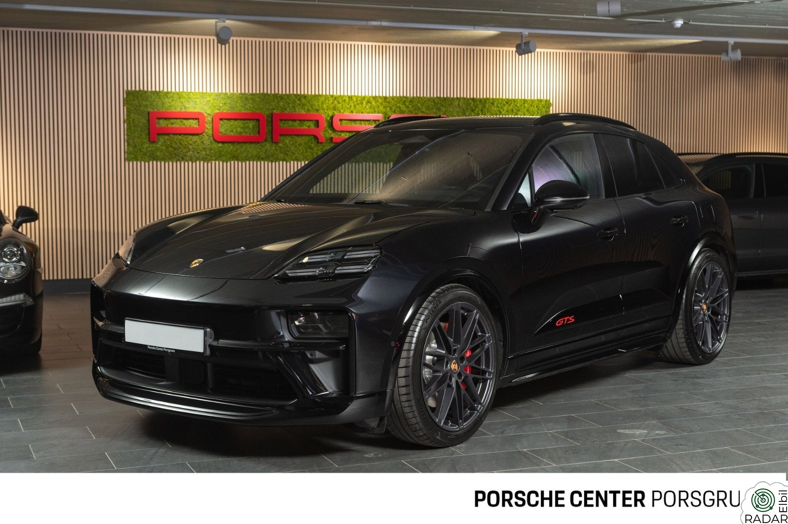 PORSCHE Macan GTS GTS Krok/HUD/BOSE/Passasjerskjerm/Pano/22"/Sportdesign