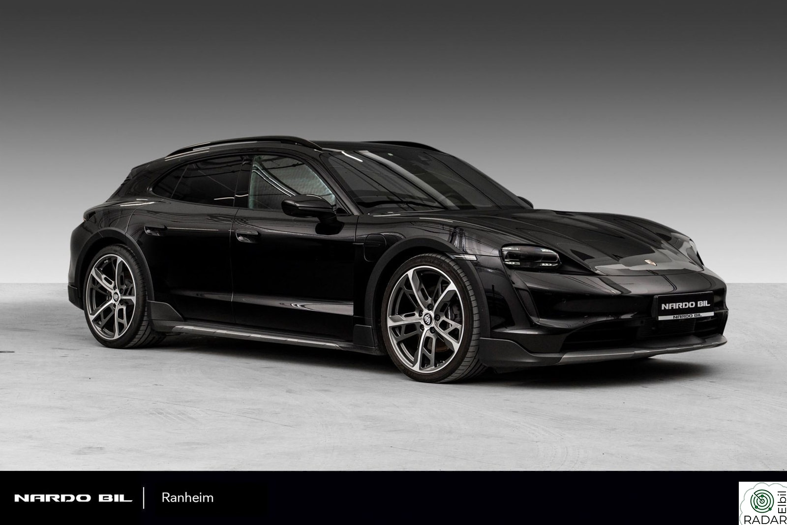 PORSCHE Taycan 4 4/Offroad/PDLS+/Bose/ACC/Rear.Axl/S.Chrono/18v
