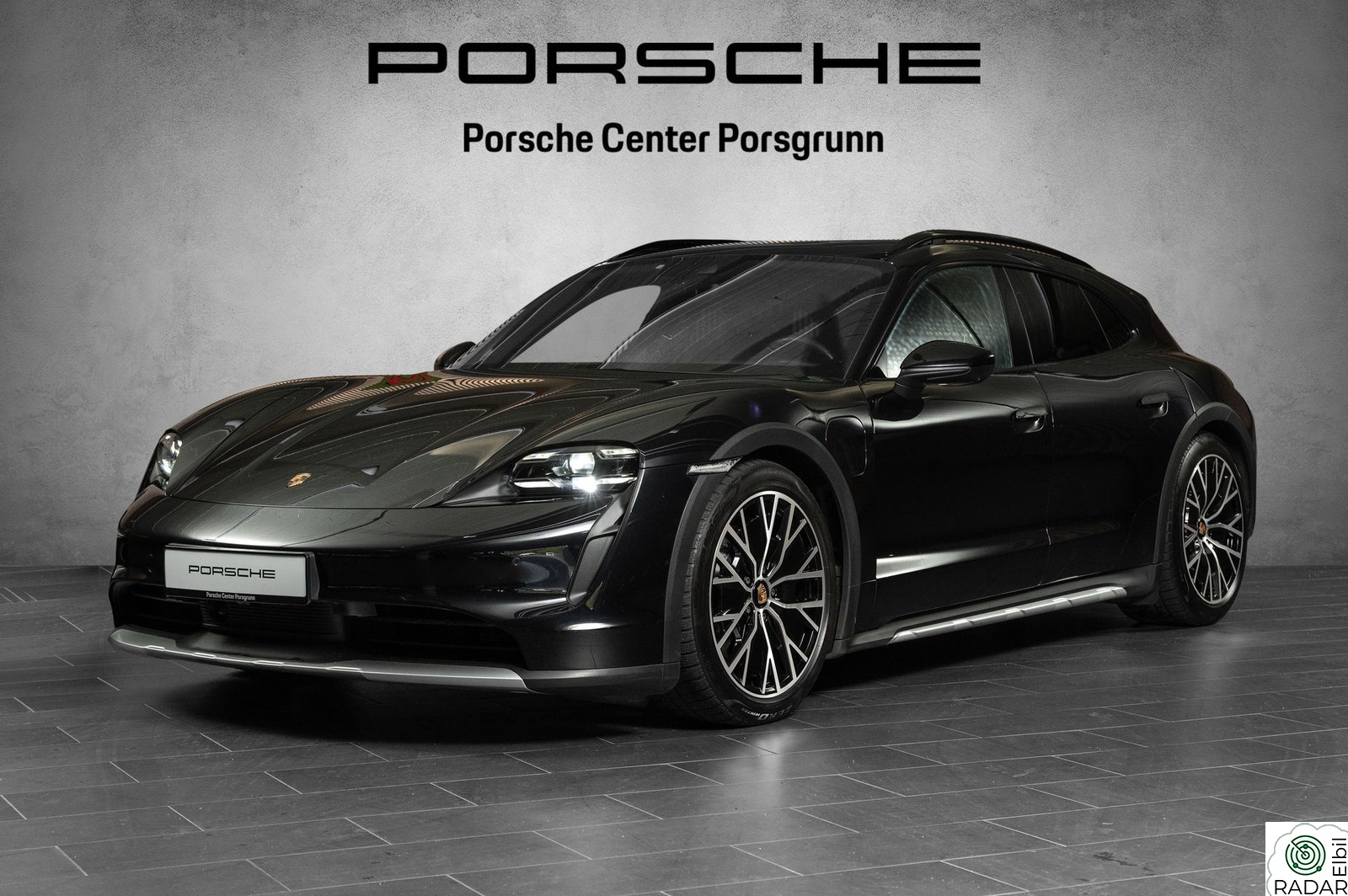 PORSCHE Taycan 4 Pano/18-veis/S.chrono/LED/21/ACC++