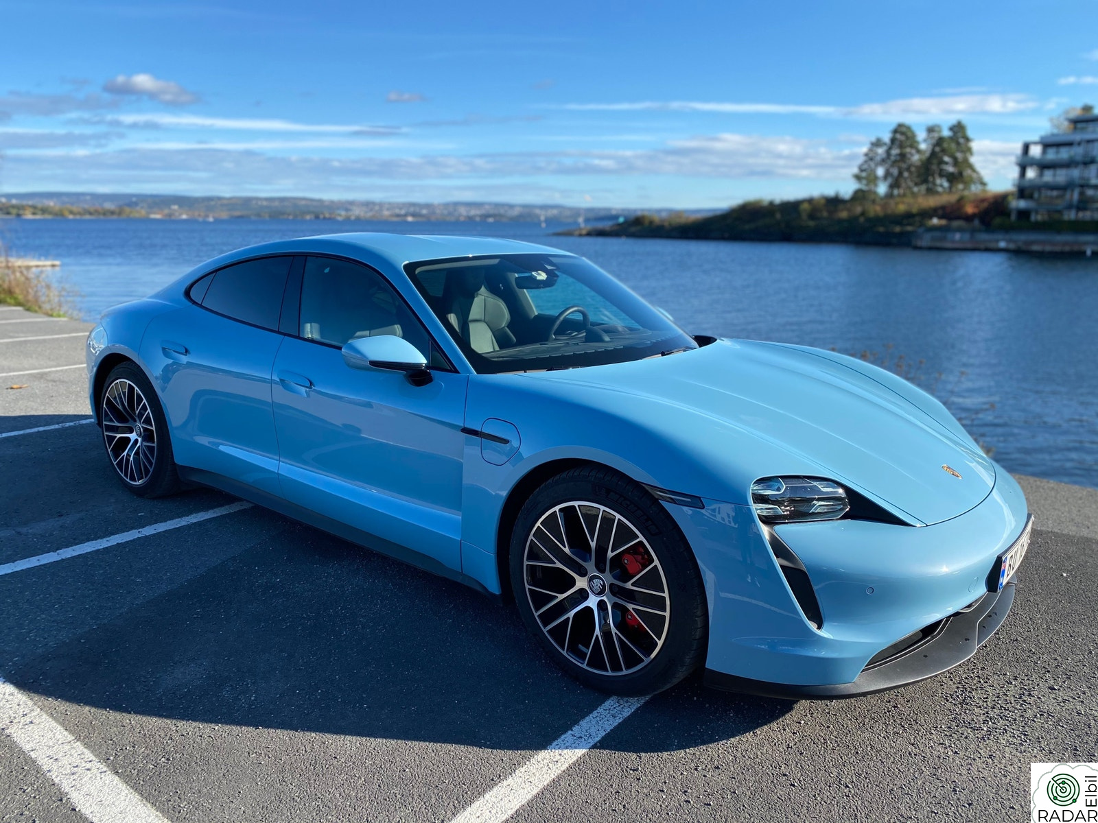 PORSCHE Taycan 4S 4S PBP/Fullskinn 18-v/BOSE/Matrix PDLS+/S-Chrono/4+1