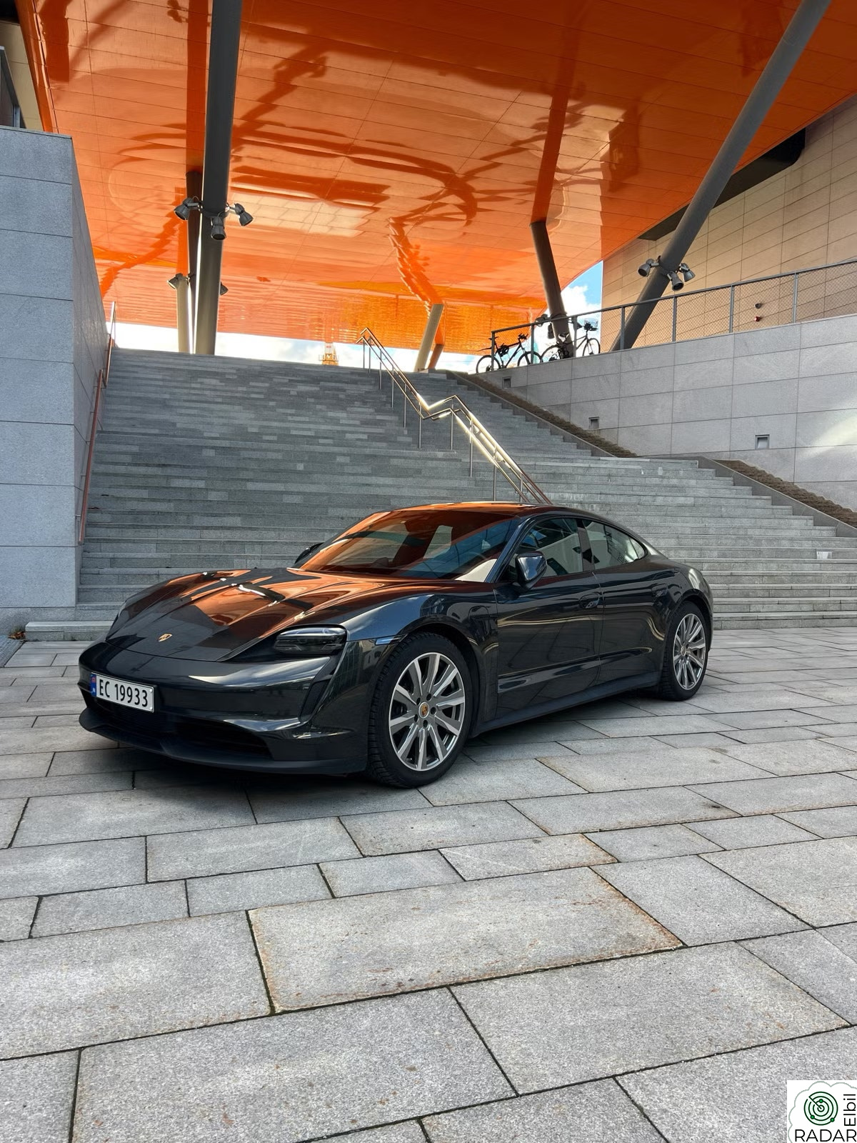 PORSCHE Taycan PBP, Luftfjæring