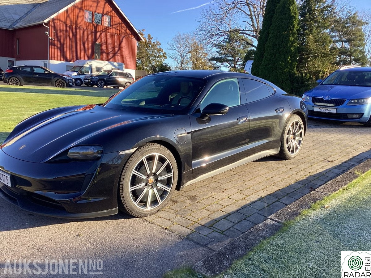 PORSCHE Taycan PBP