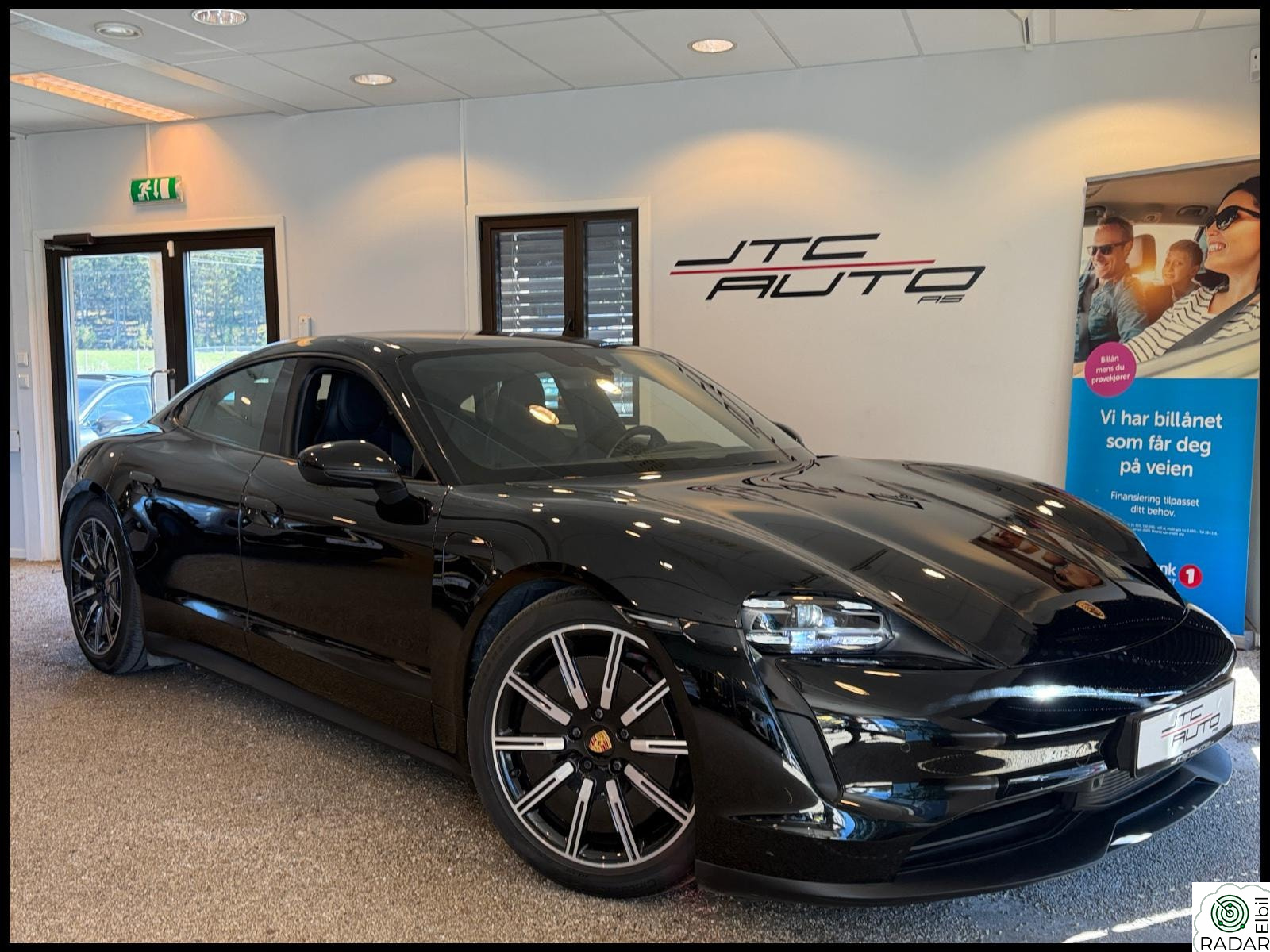 PORSCHE Taycan Rwd / 427 km / Luftfjæring / 20  / Glasstak