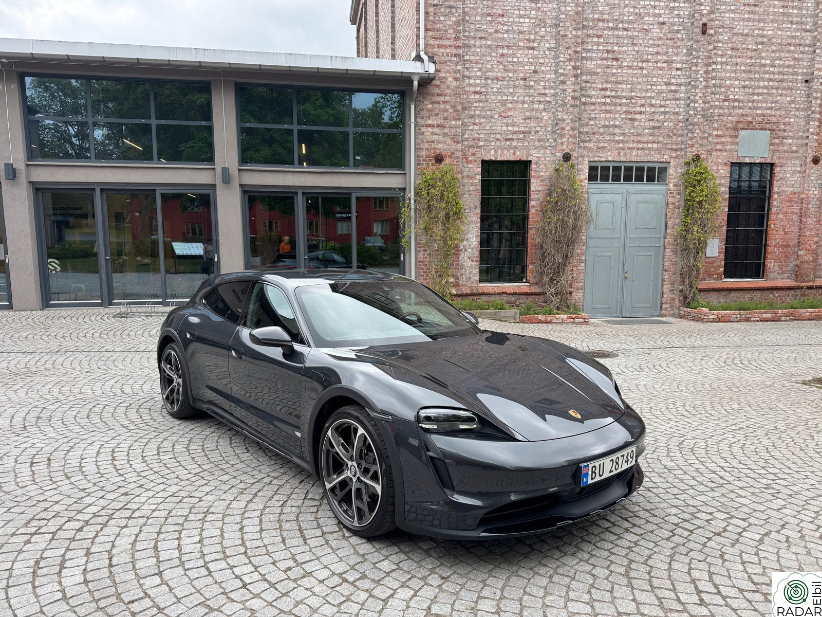MERCEDES-BENZ  4,BOSE,18-veis,Fullskinn,21',PASM,Sport Chrono ++