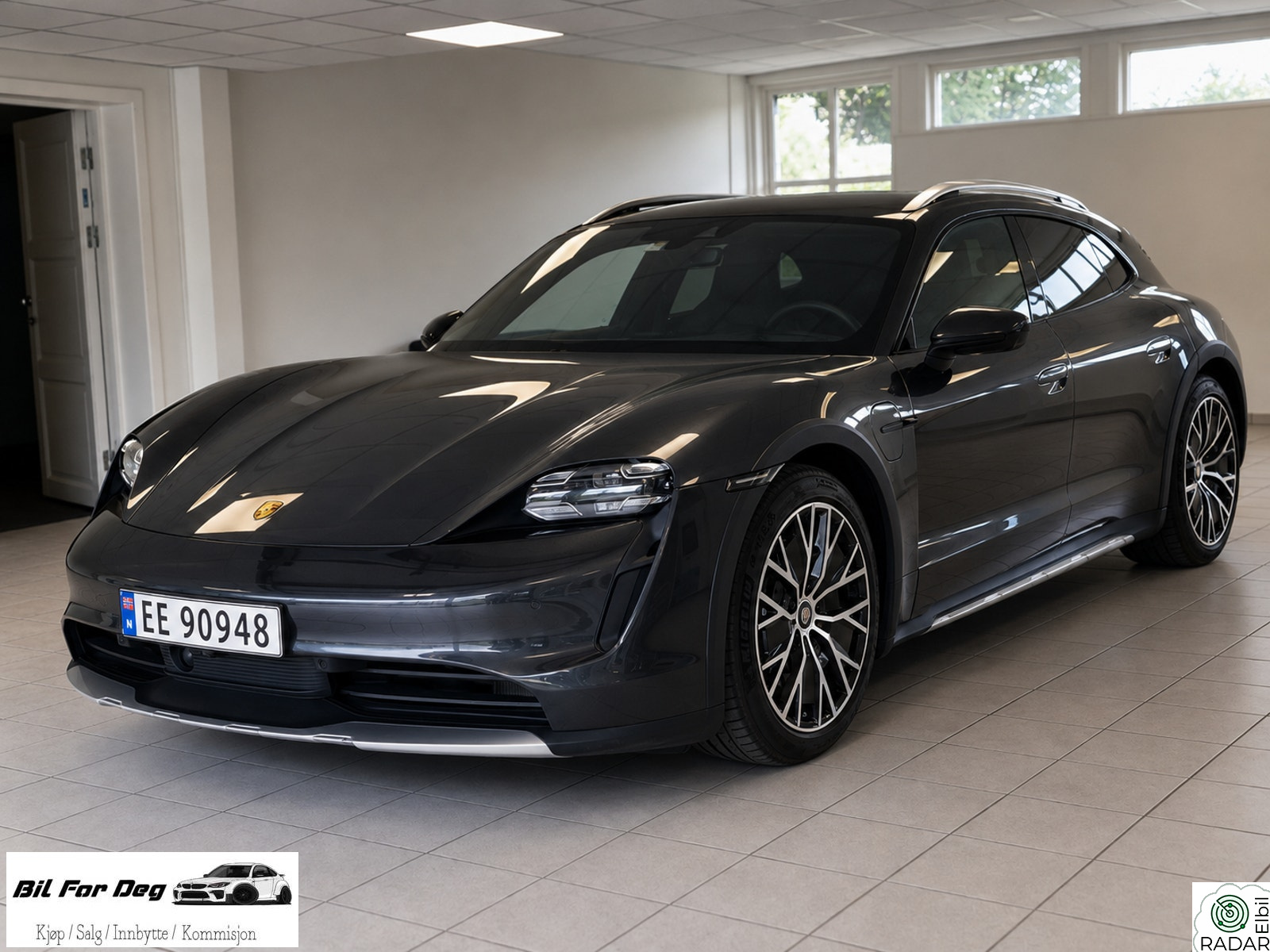 PORSCHE Taycan 4 476-HK/Matrix LED/InnoDrive/360/Pano/20" Turbo S +++